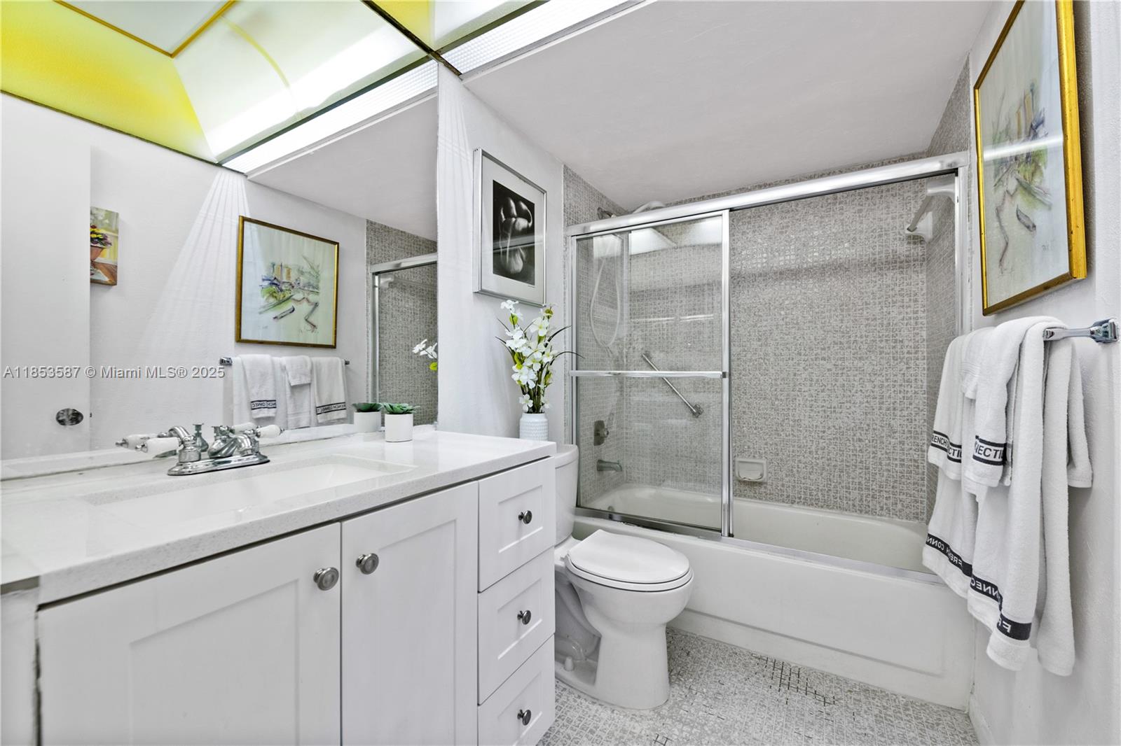 9461 Sunrise Lakes Blvd Unit: 207