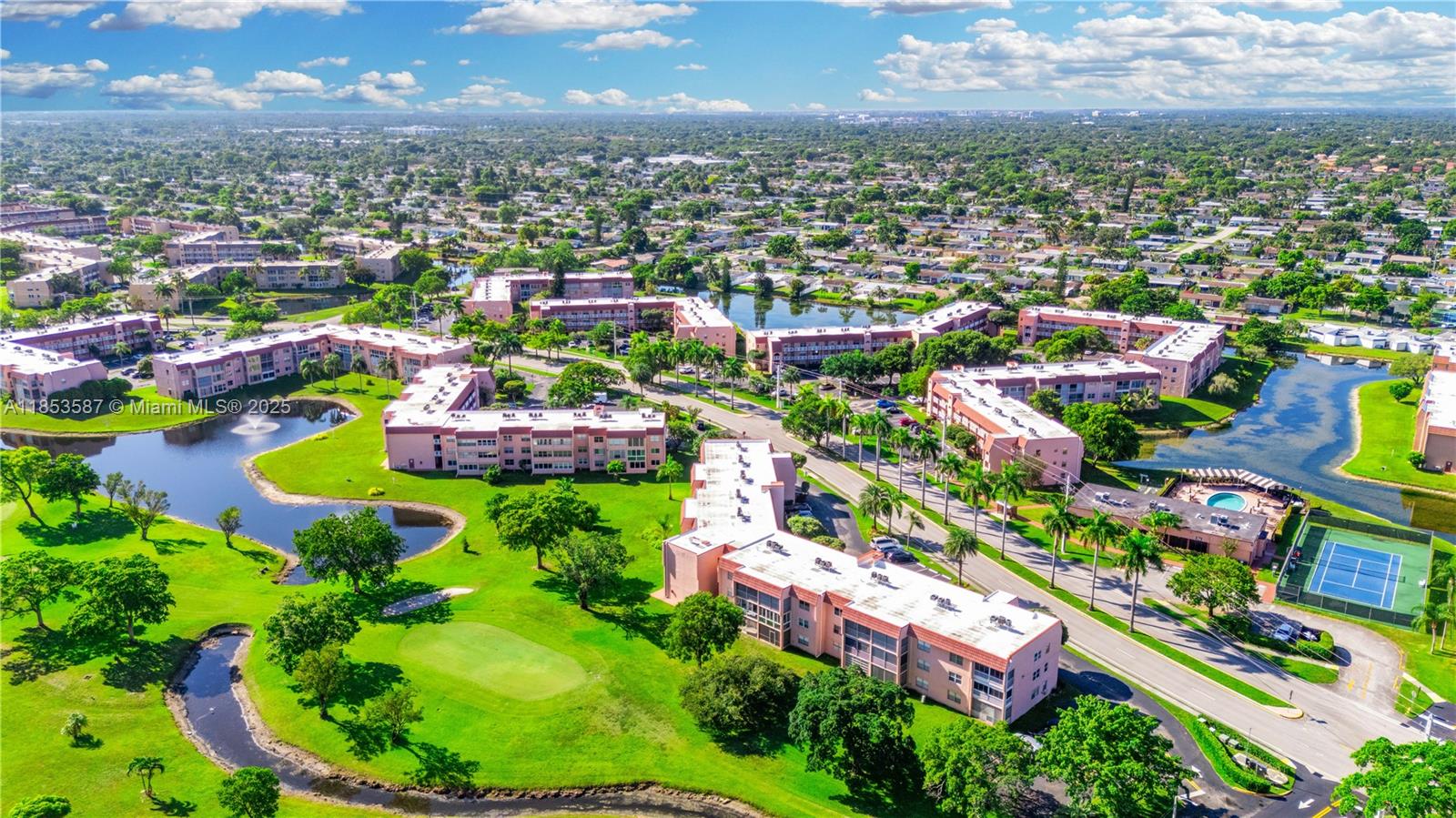 9461 Sunrise Lakes Blvd Unit: 207
