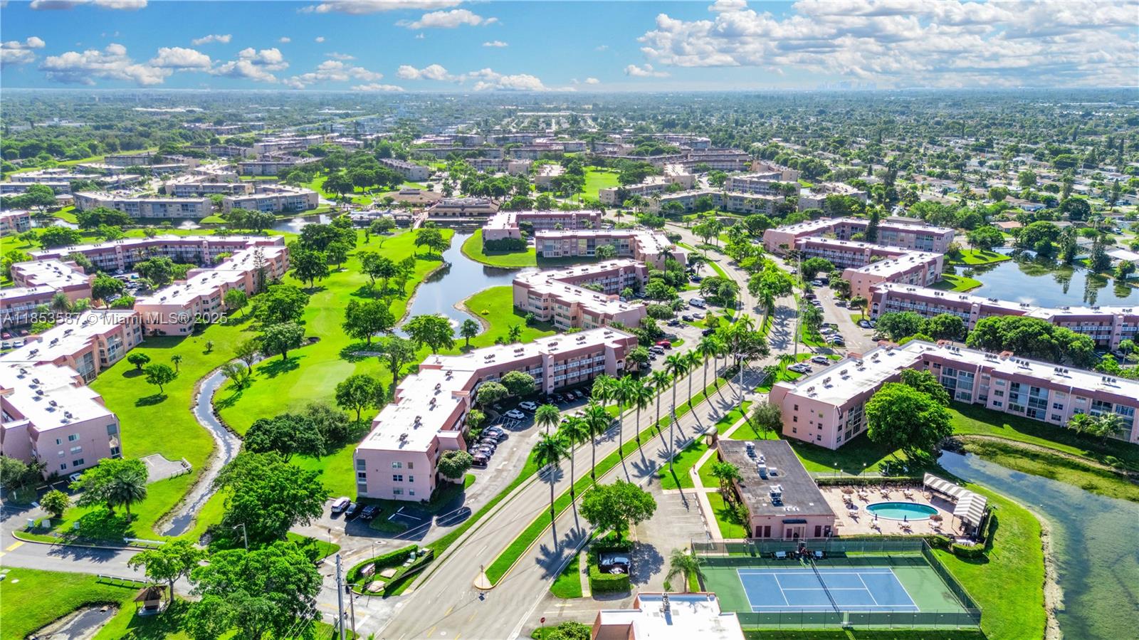 9461 Sunrise Lakes Blvd Unit: 207