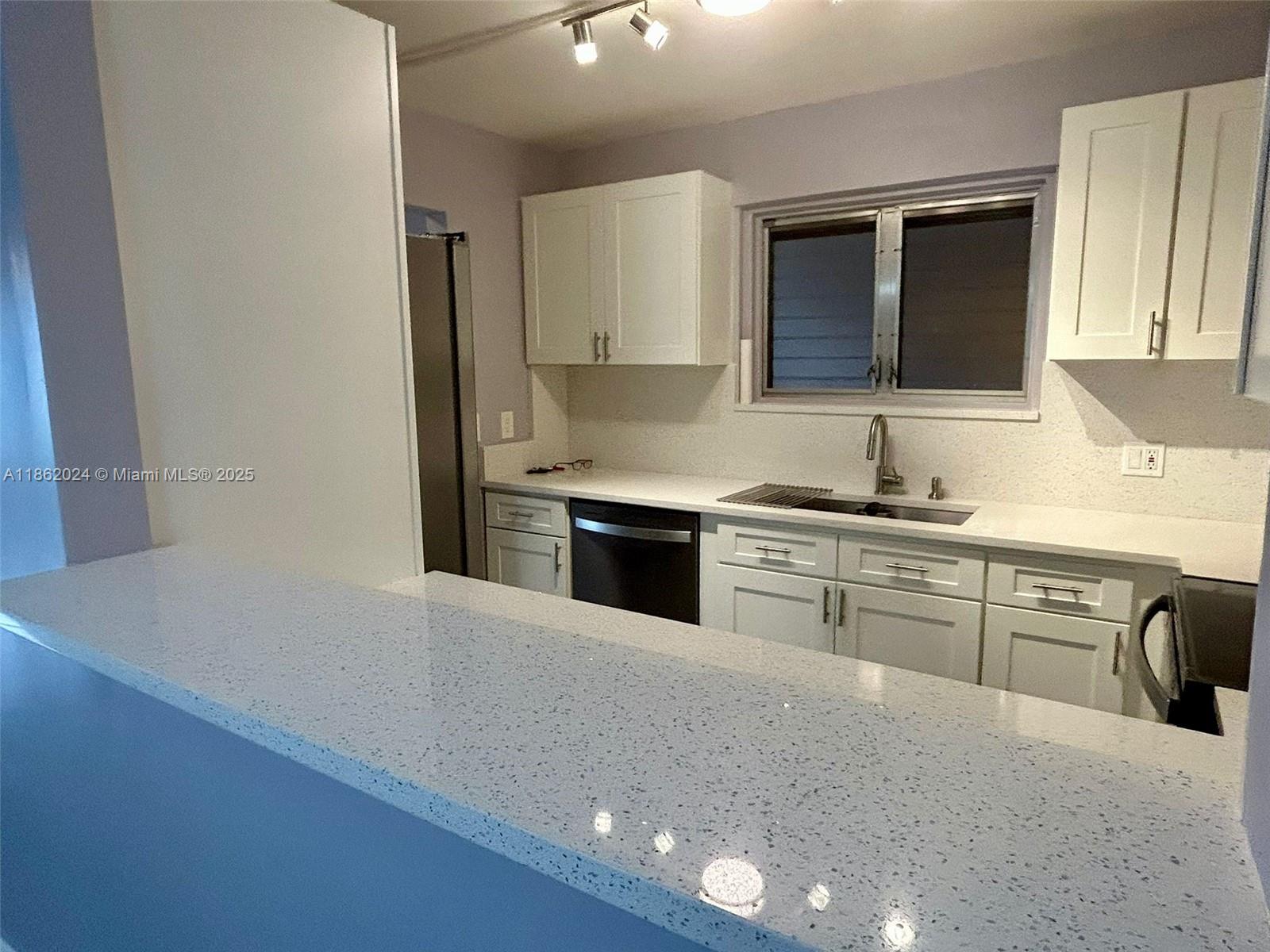 394 N Laurel Dr # 303