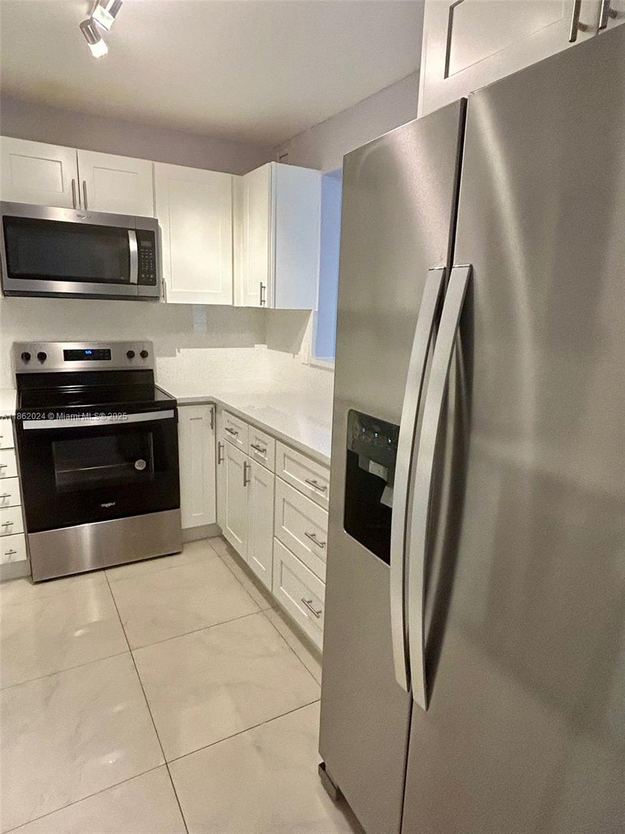 394 N Laurel Dr # 303