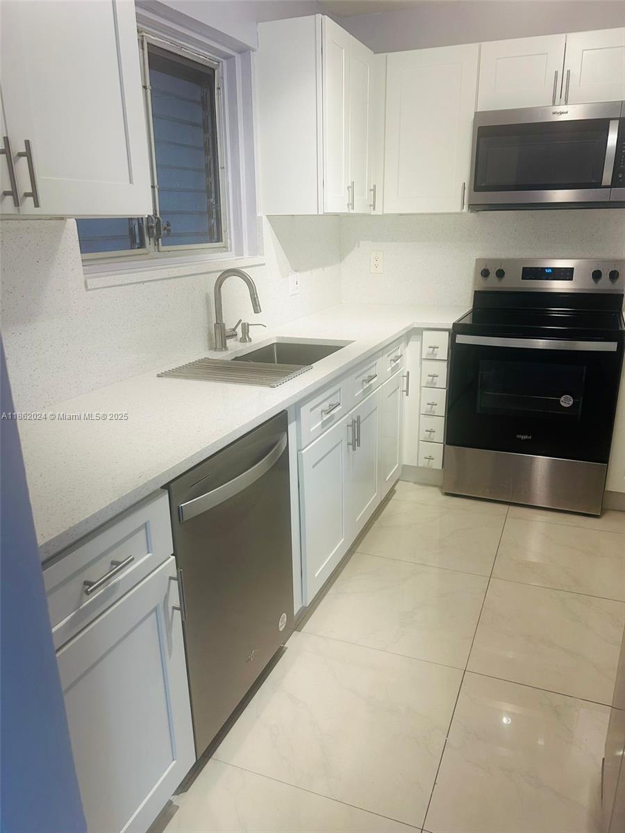 394 N Laurel Dr # 303