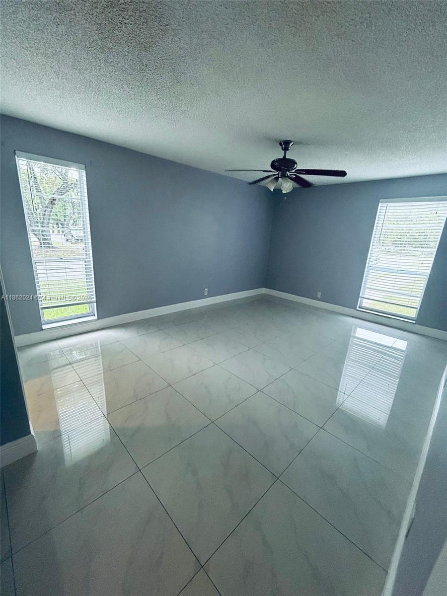 394 N Laurel Dr # 303