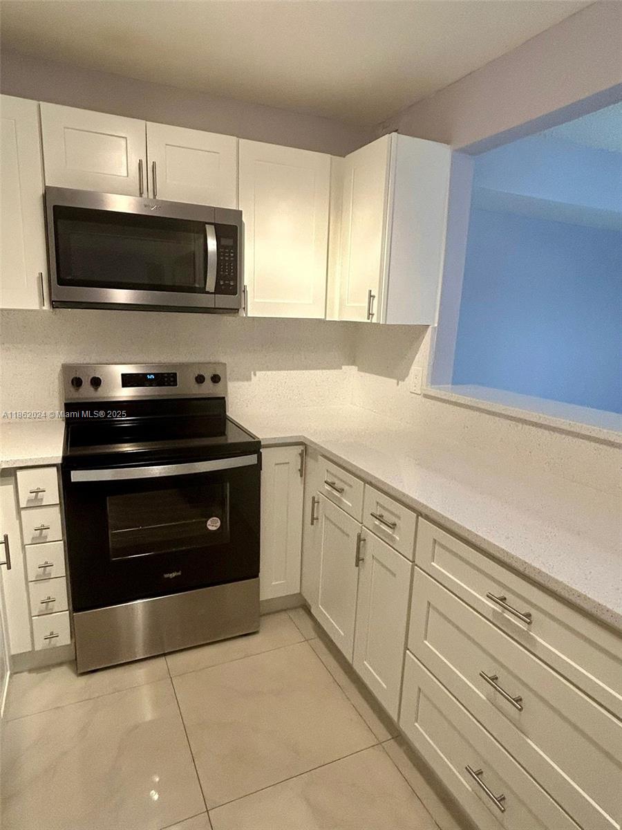 394 N Laurel Dr # 303