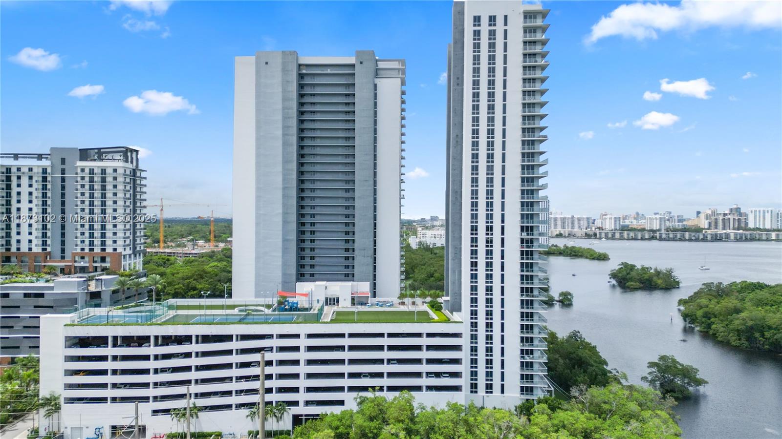 16385 Biscayne Blvd # 1007
