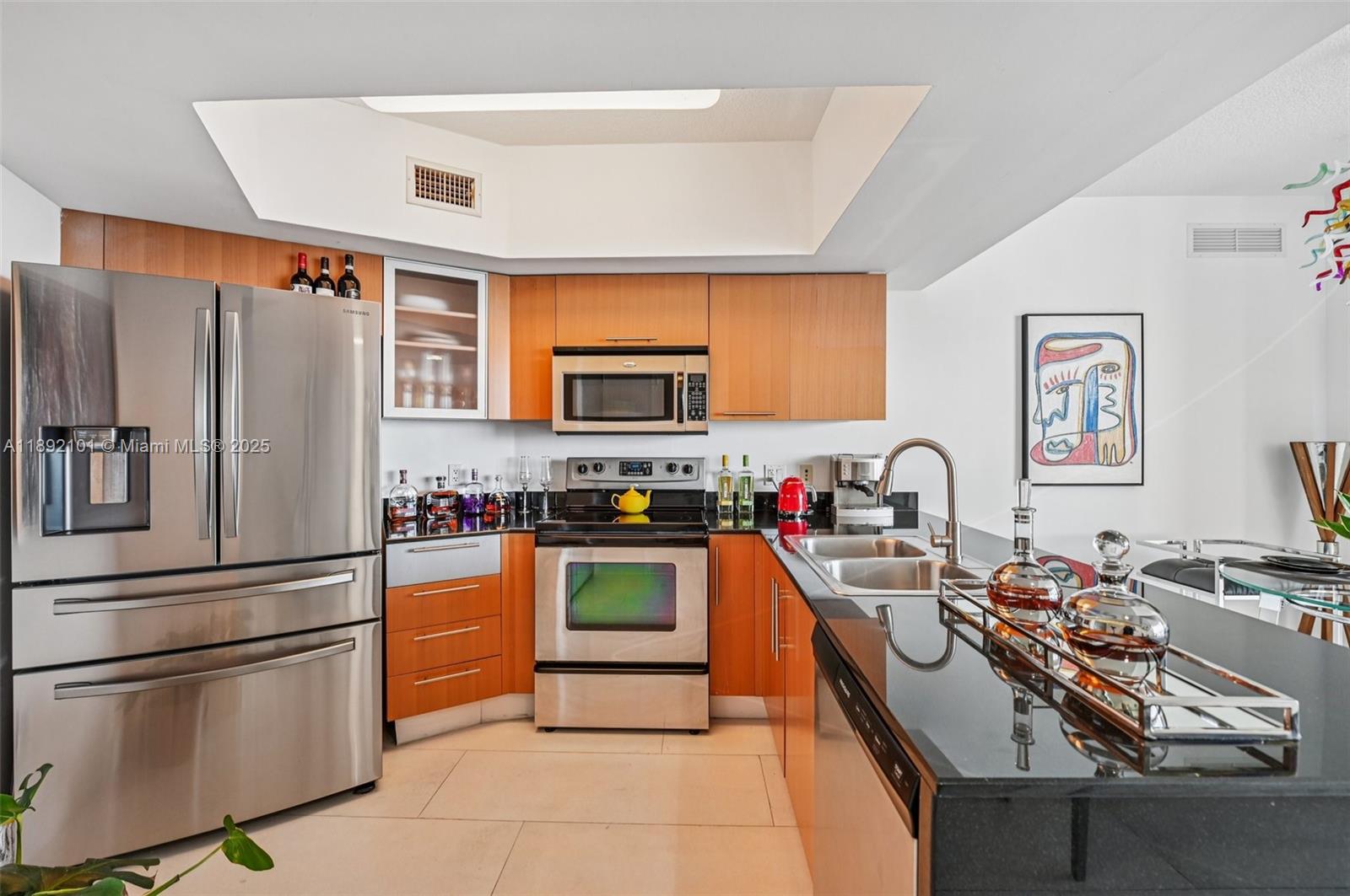 1750 N Bayshore Dr # 2101