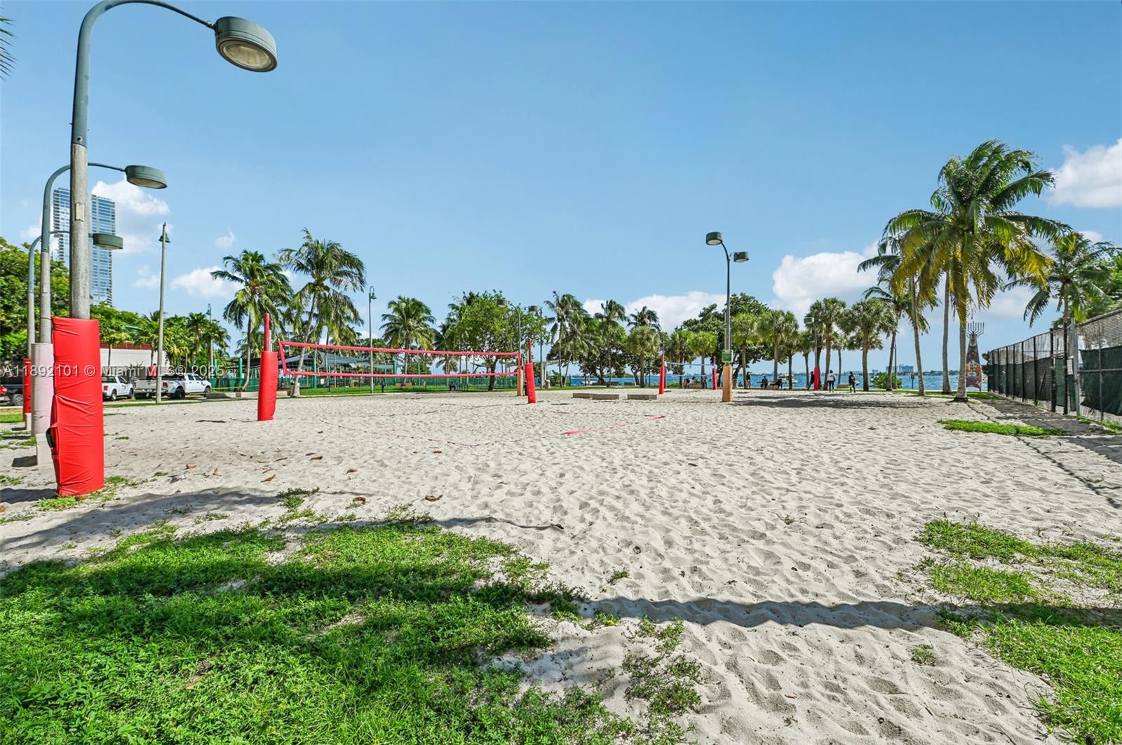 1750 N Bayshore Dr # 2101
