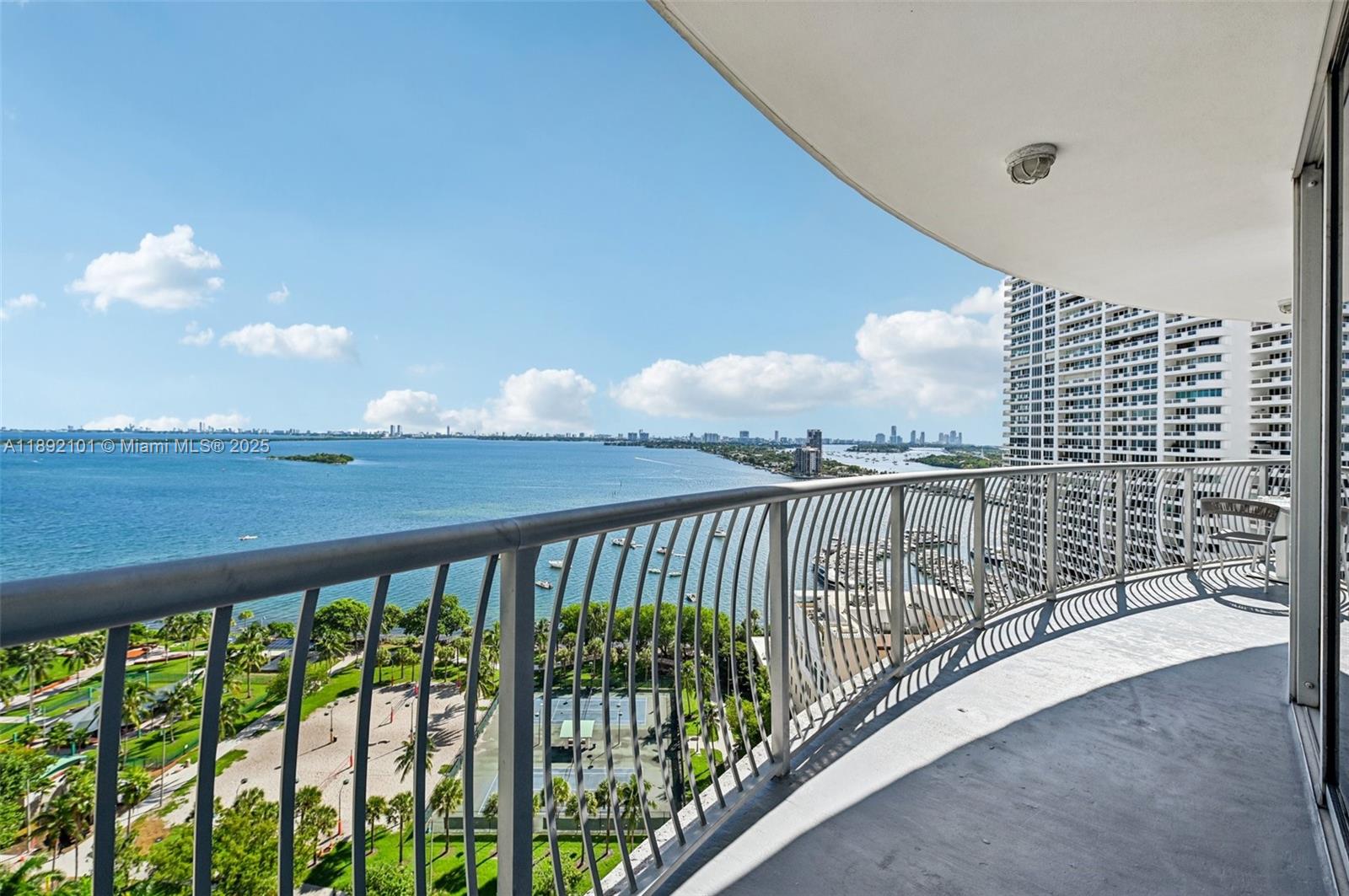 1750 N Bayshore Dr # 2101