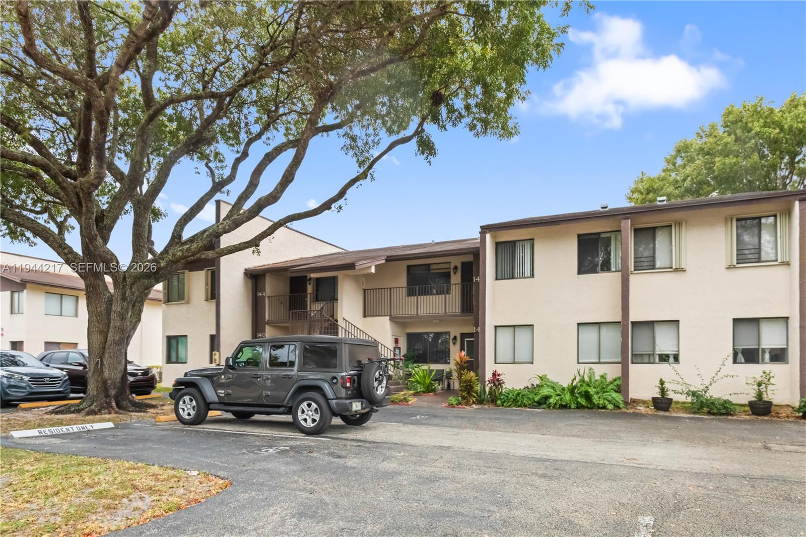 145 S Laurel Dr # 606