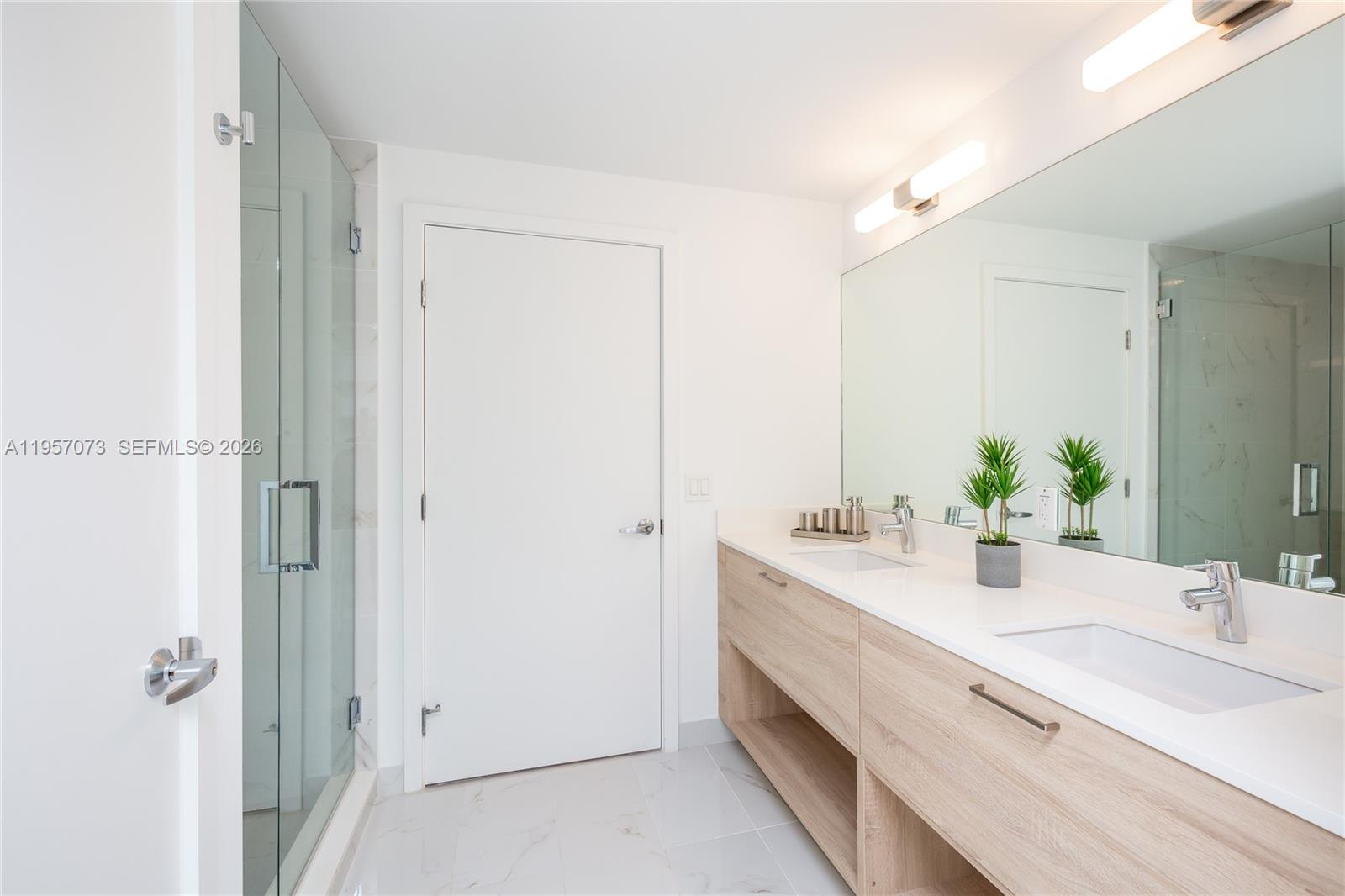 16385 Biscayne Blvd # 1007