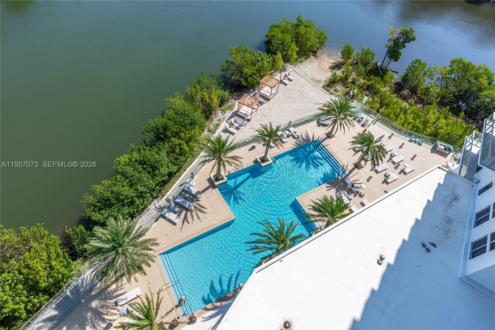 16385 Biscayne Blvd # 1007