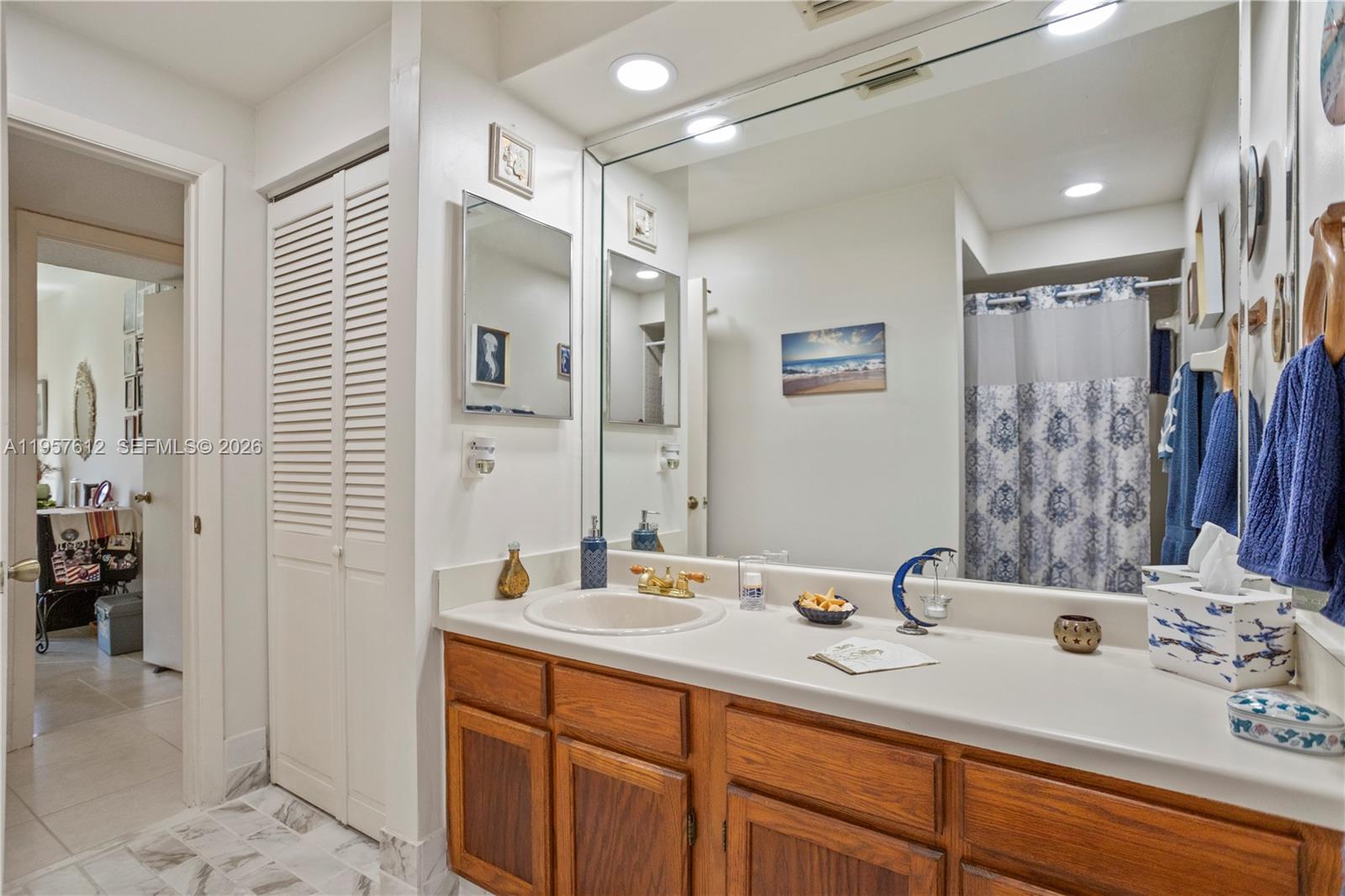 452 N Laurel Dr # 1503