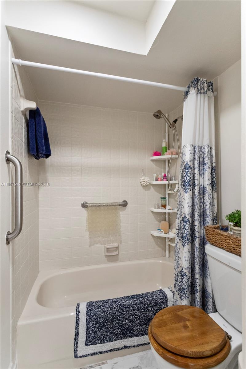 452 N Laurel Dr # 1503