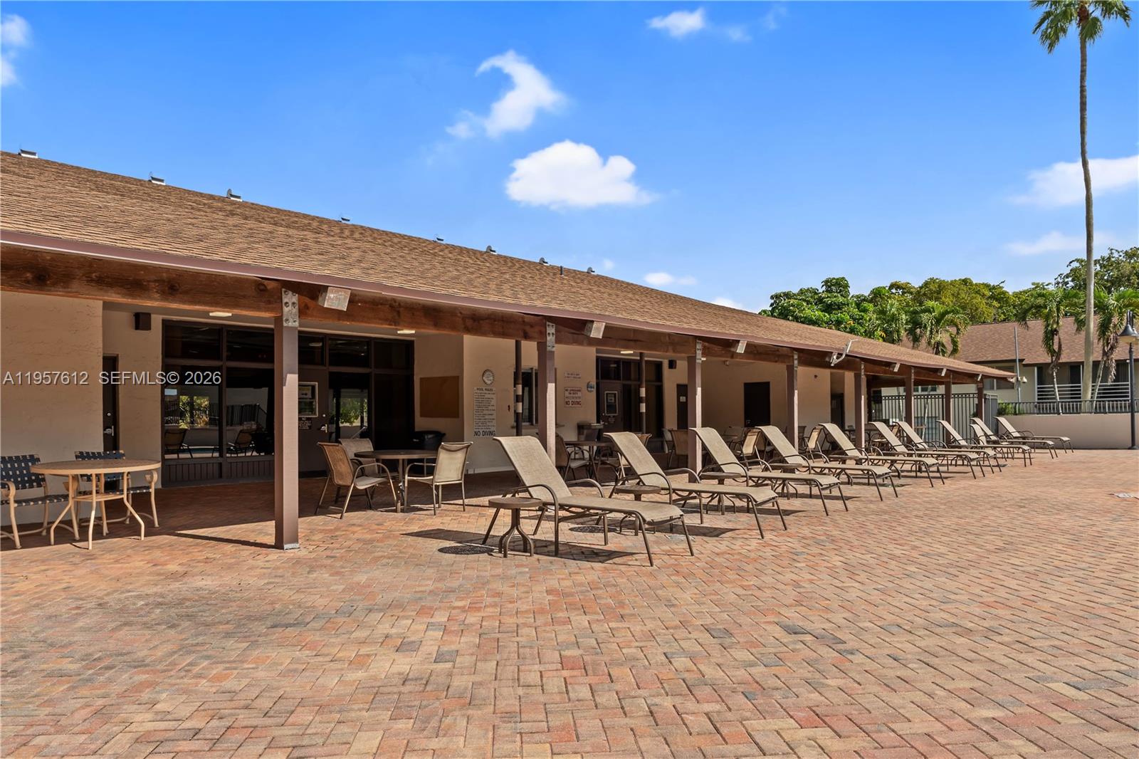 452 N Laurel Dr # 1503