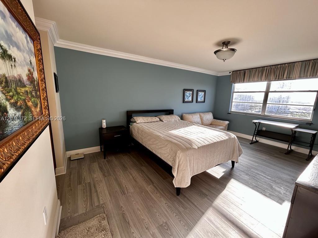 2851 NE 183 St # 1014E