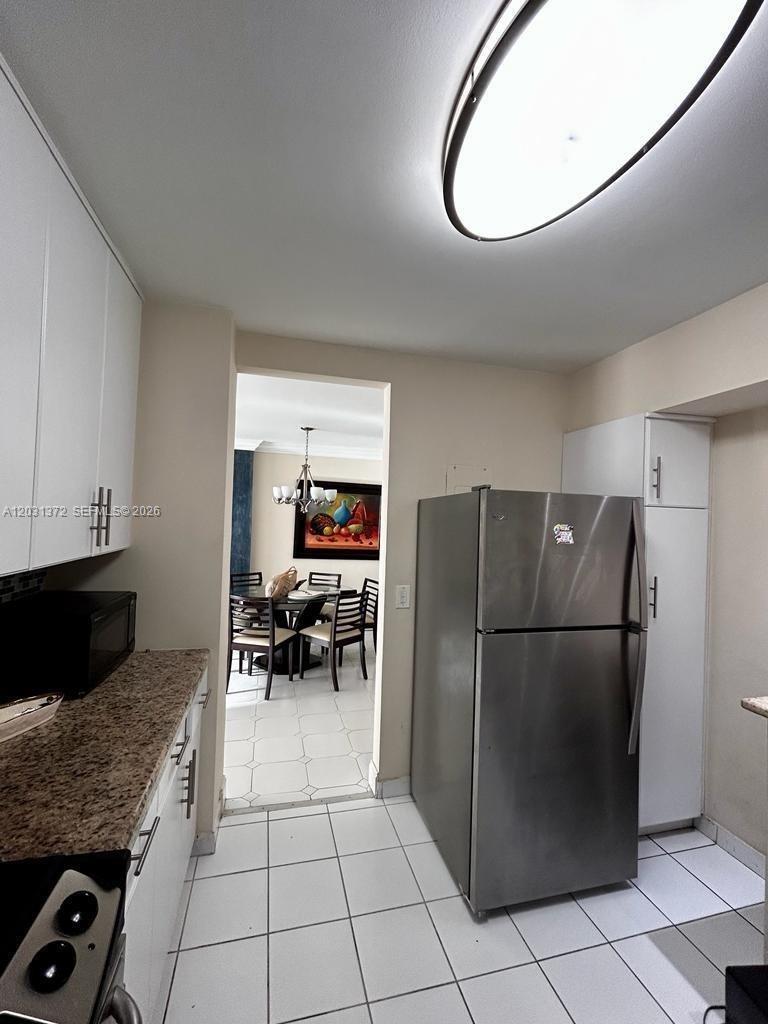 2851 NE 183 St # 1014E