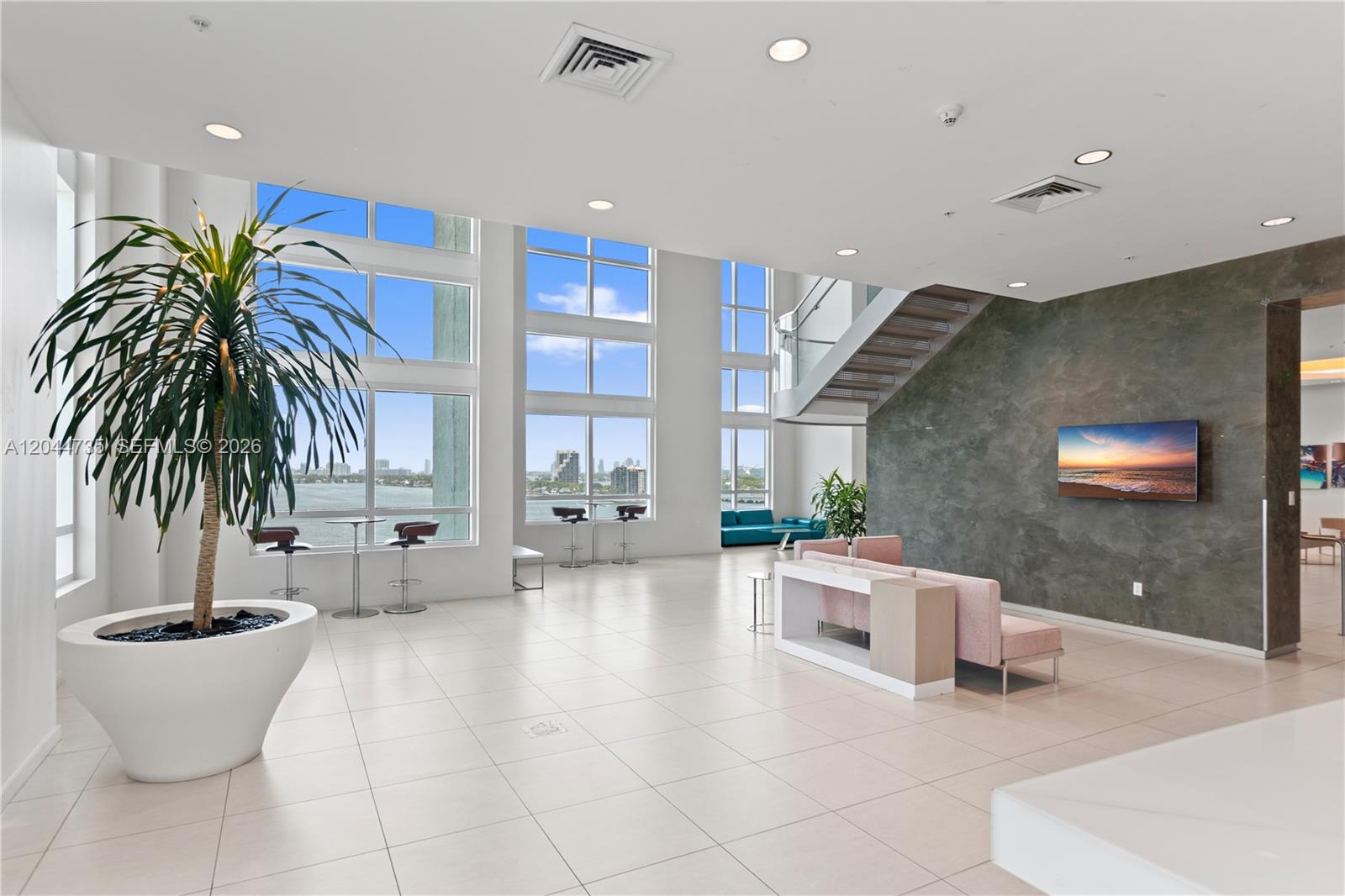1900 N Bayshore Drive Dr # 715