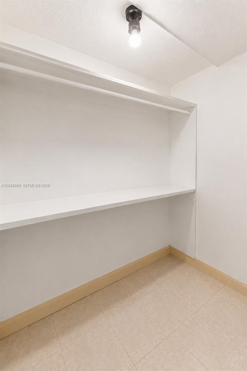 204 E Laurel Dr # 1204