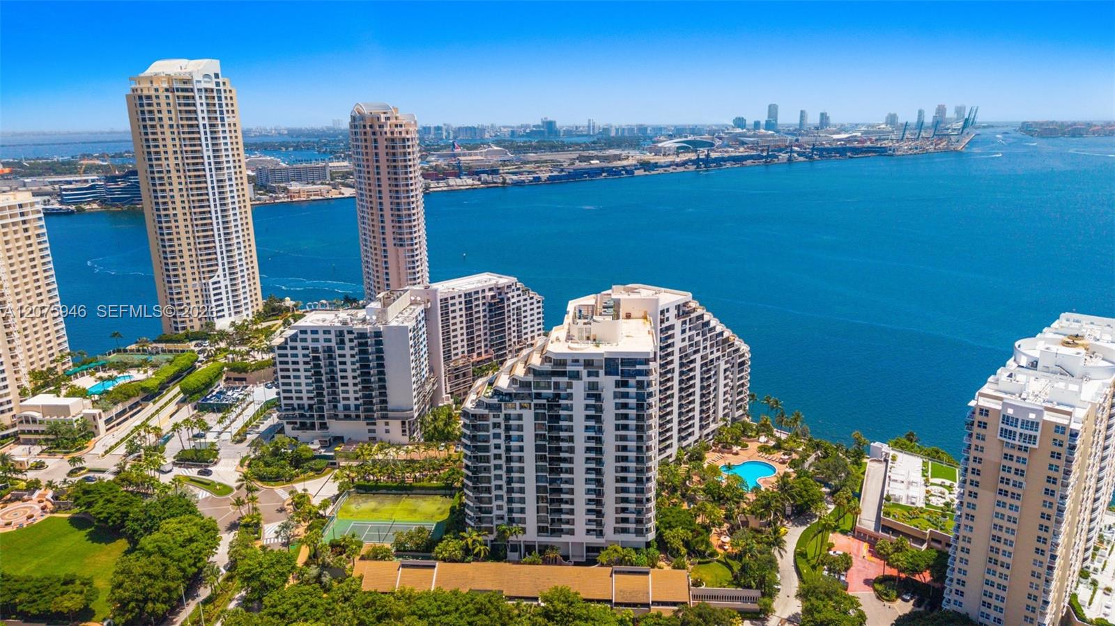 520 Brickell Key Dr # A1902