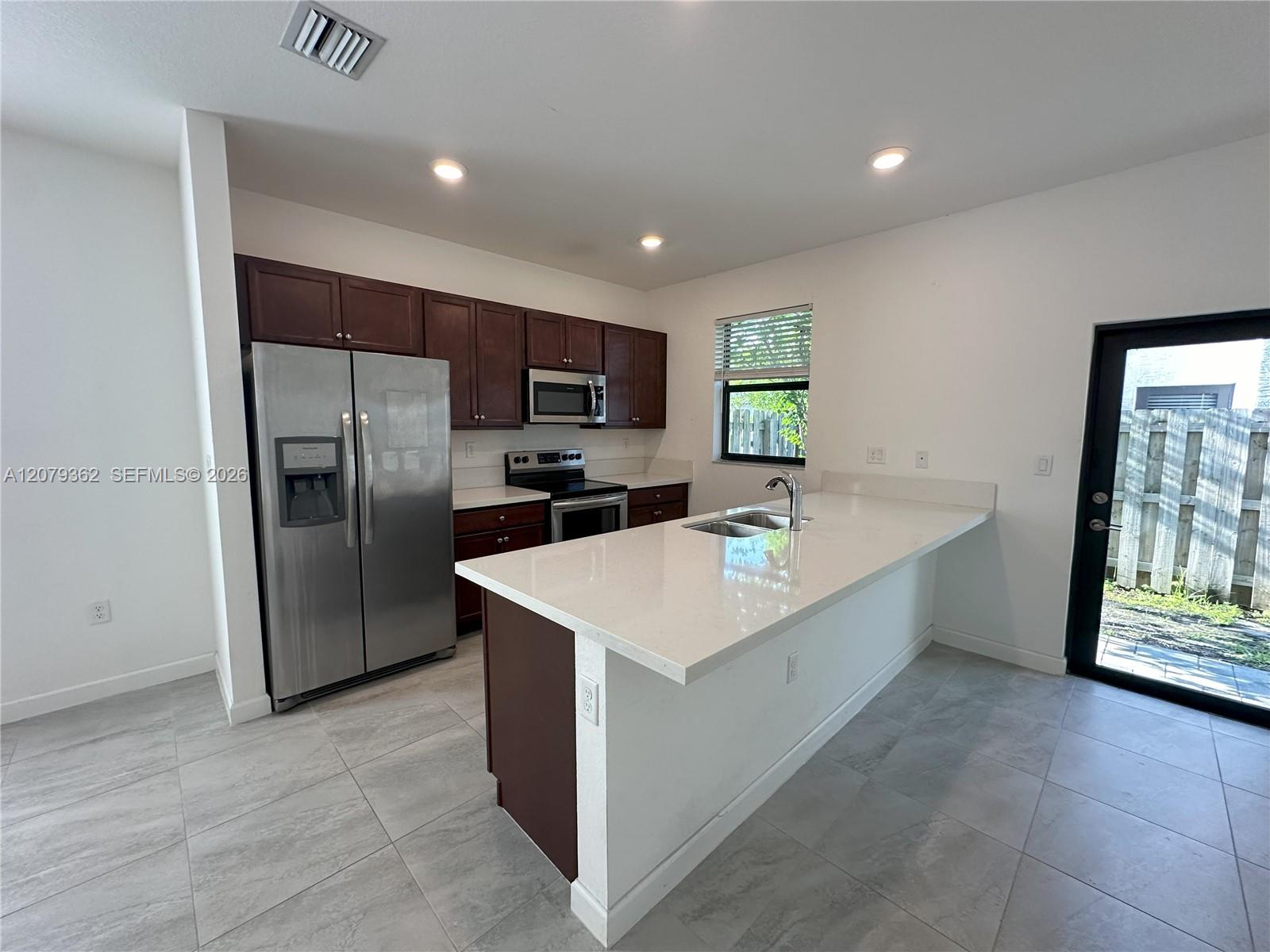 1602 SW 28th Ct