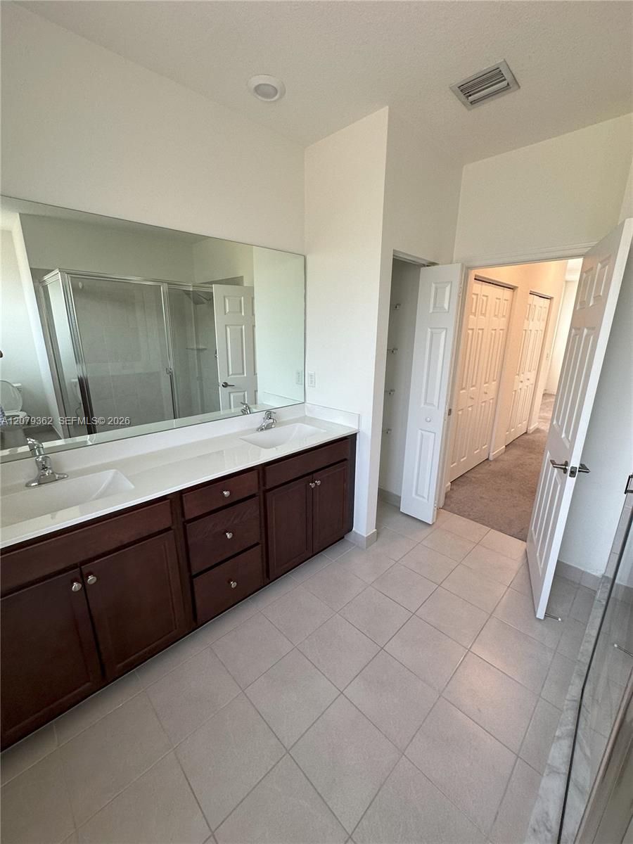1602 SW 28th Ct