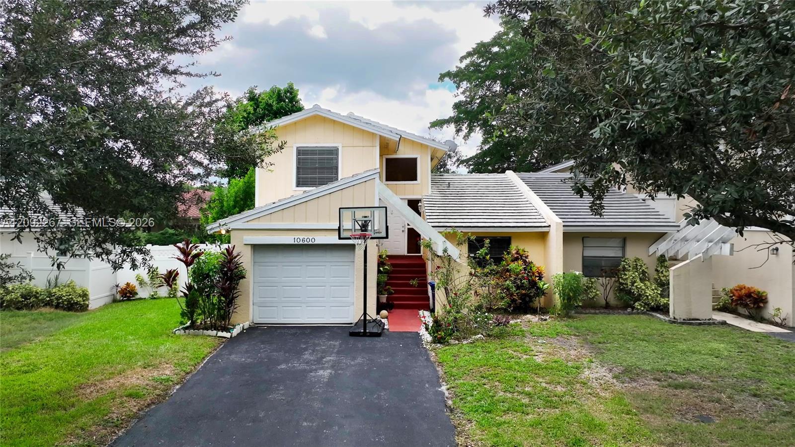 10600 La Placida Dr