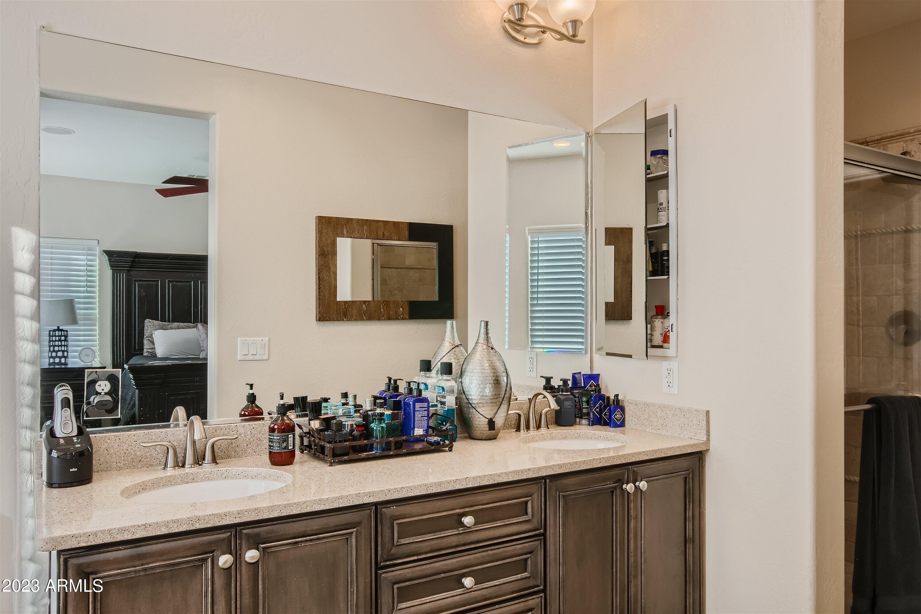 5550 N 16TH Street, 113