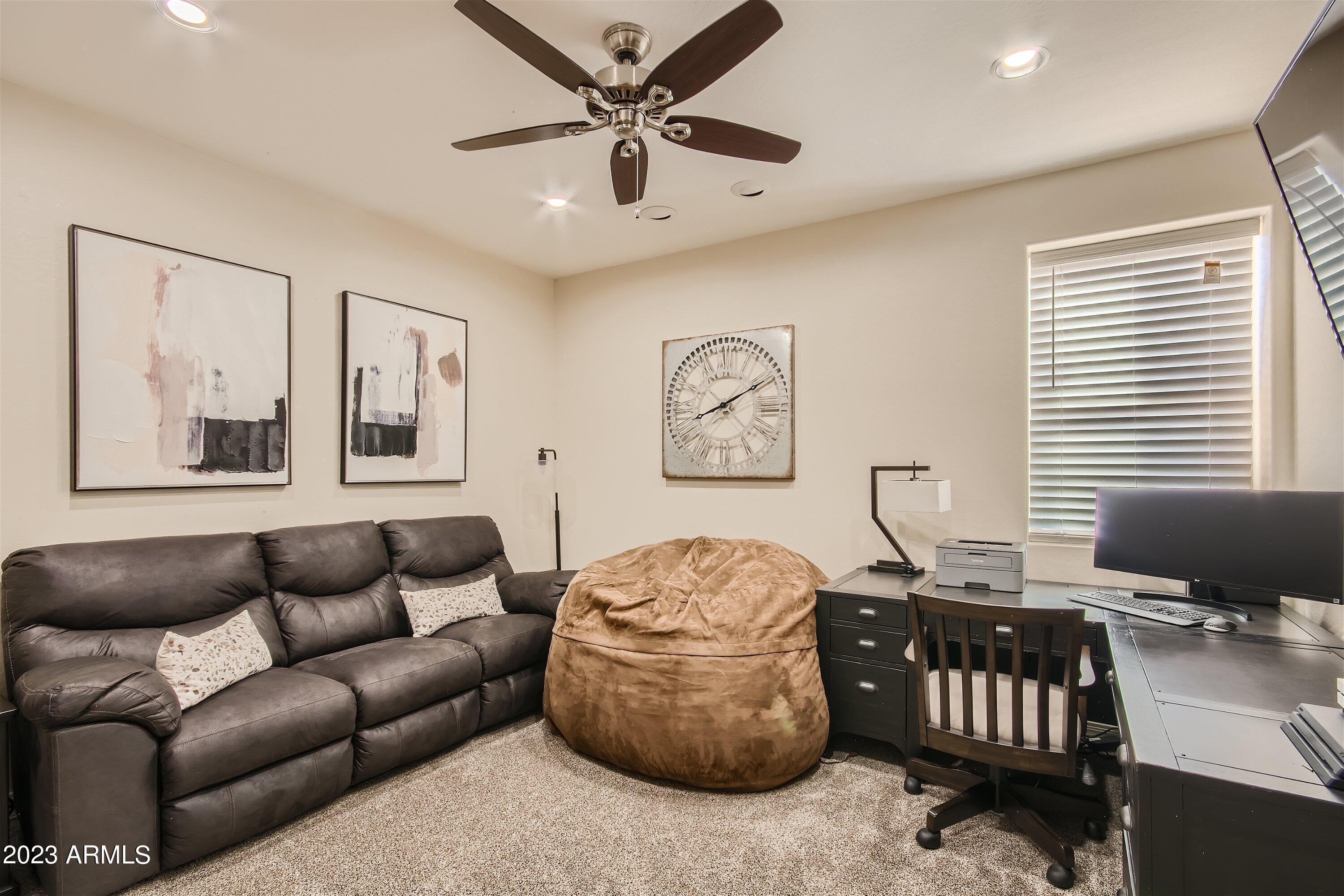 5550 N 16TH Street, 113