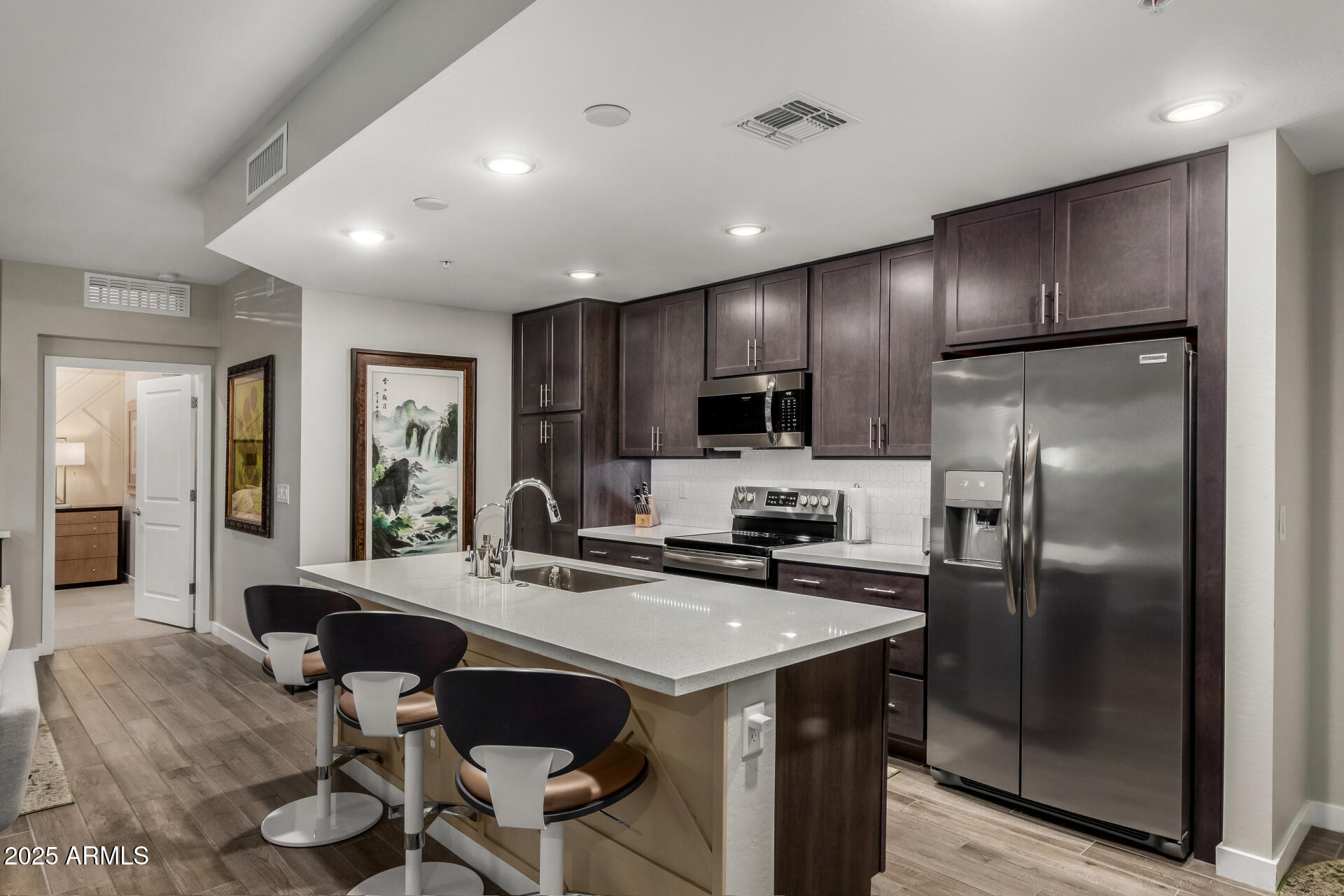 155 N LAKEVIEW Boulevard, 132