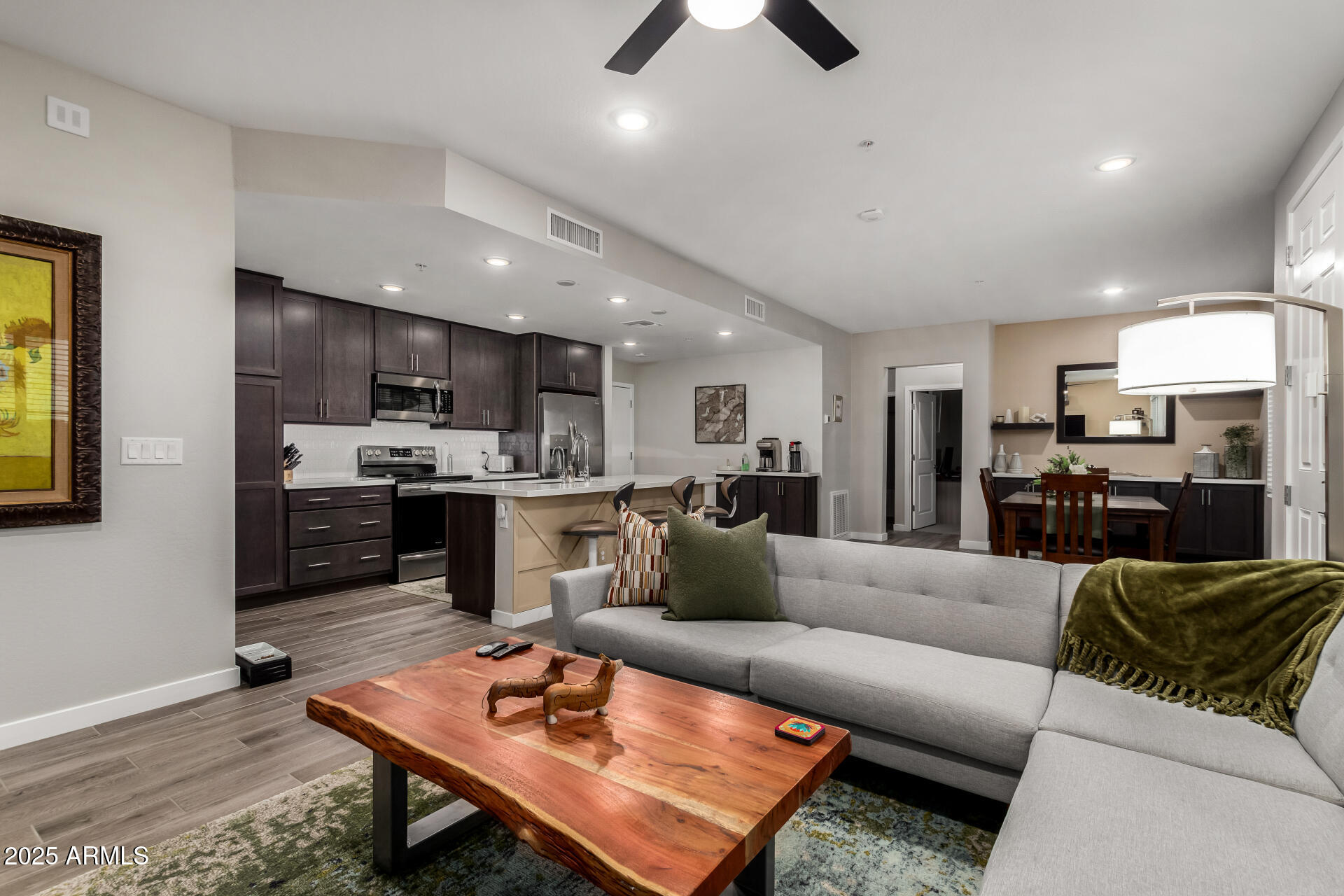 155 N LAKEVIEW Boulevard, 132