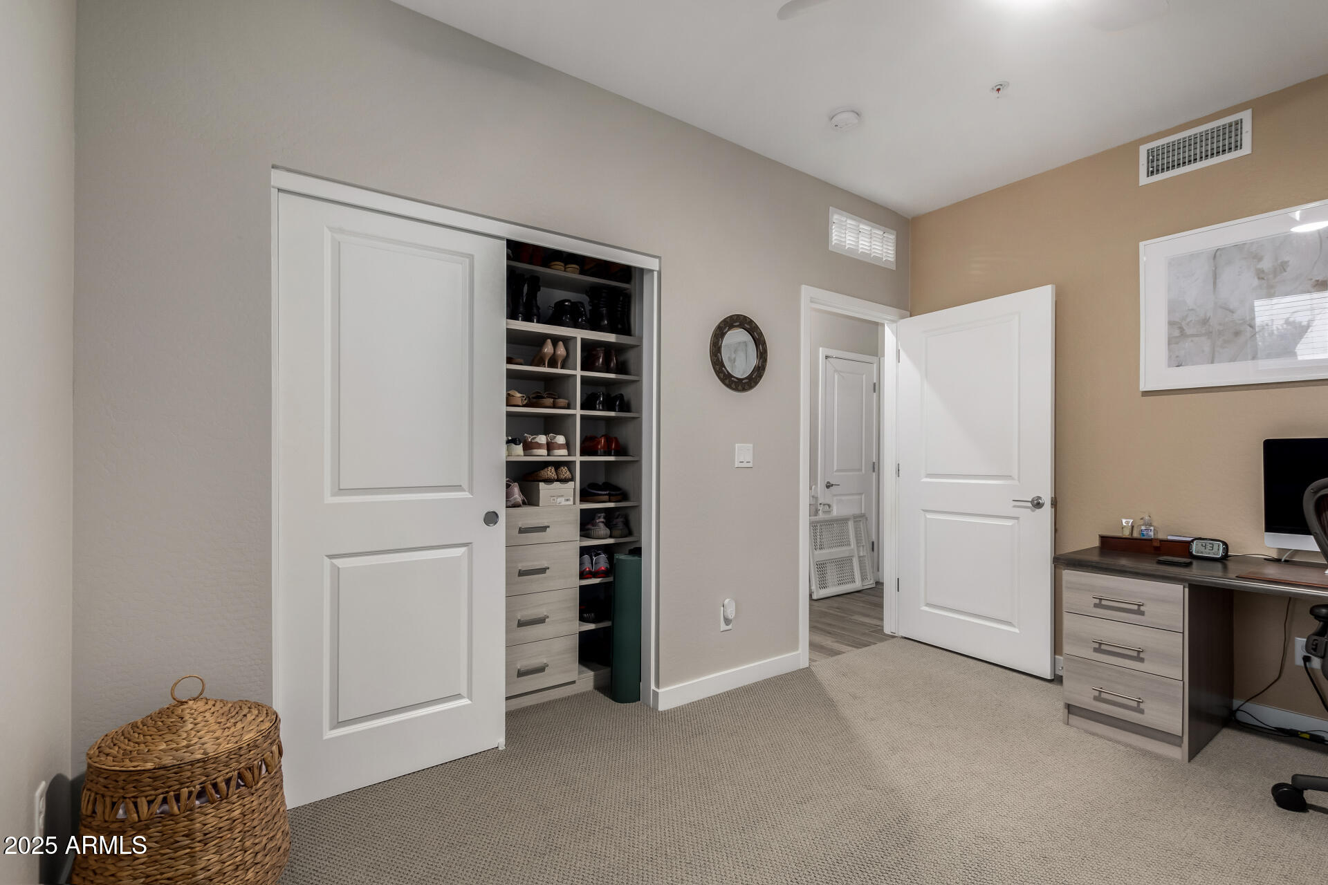 155 N LAKEVIEW Boulevard, 132