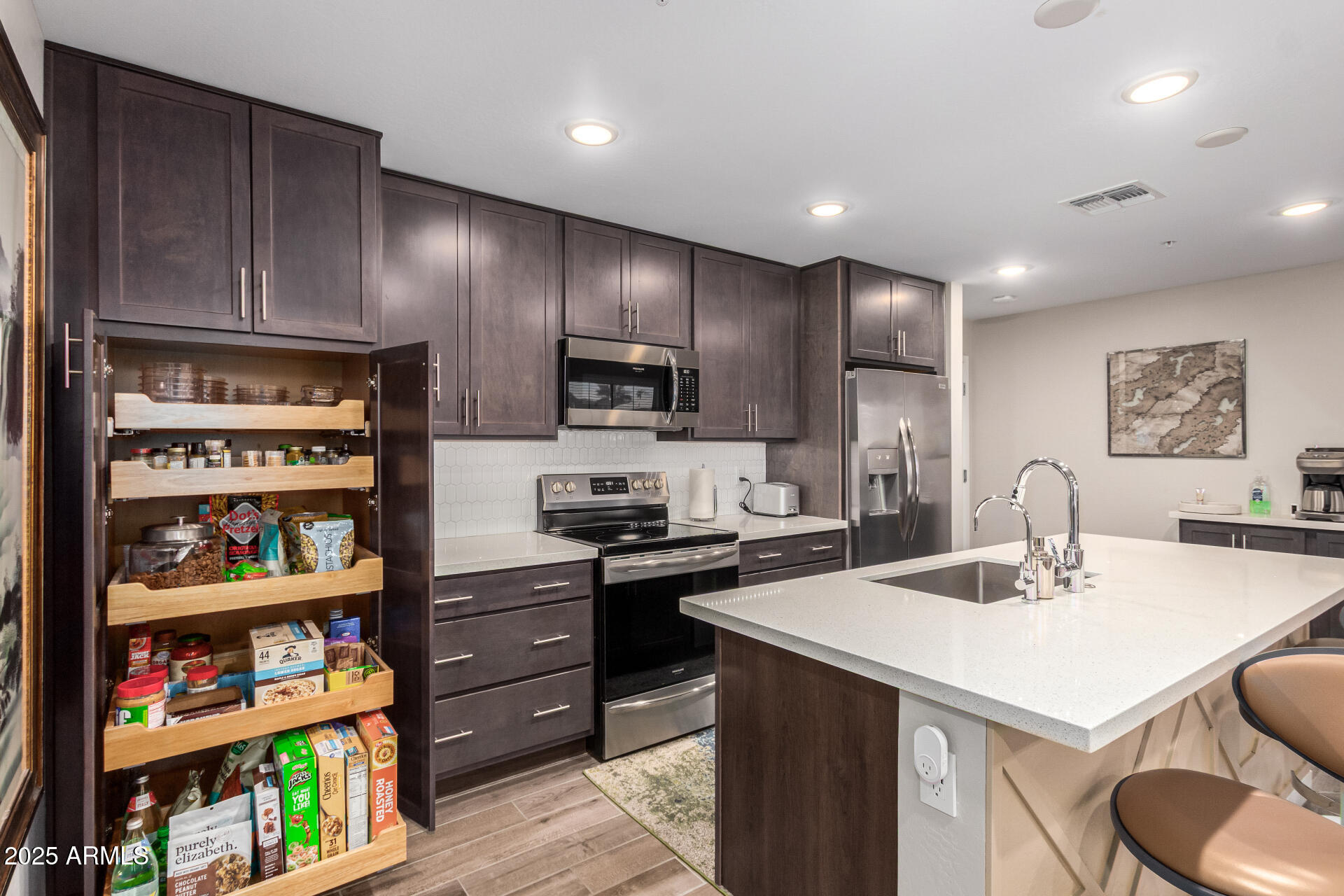 155 N LAKEVIEW Boulevard, 132