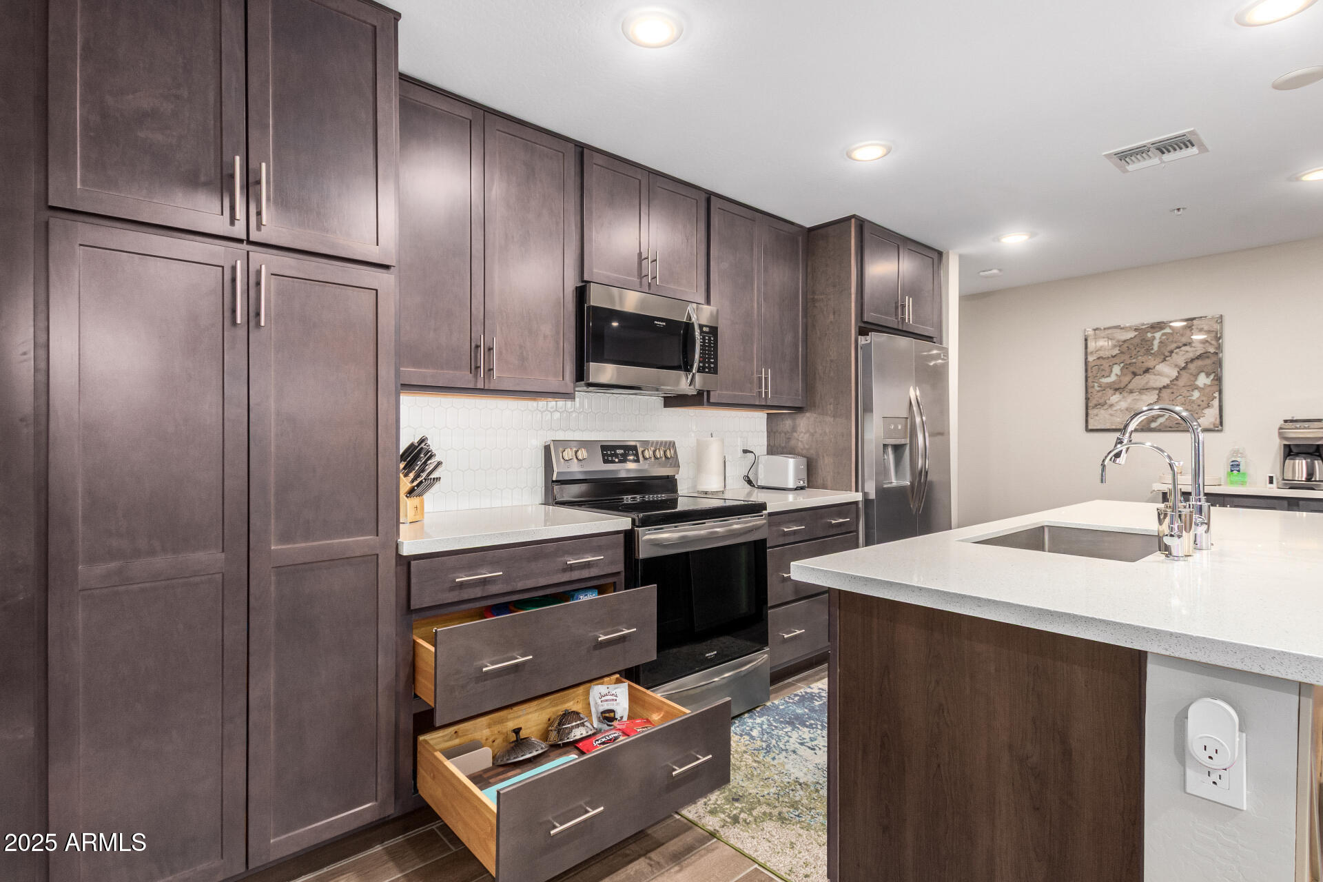 155 N LAKEVIEW Boulevard, 132