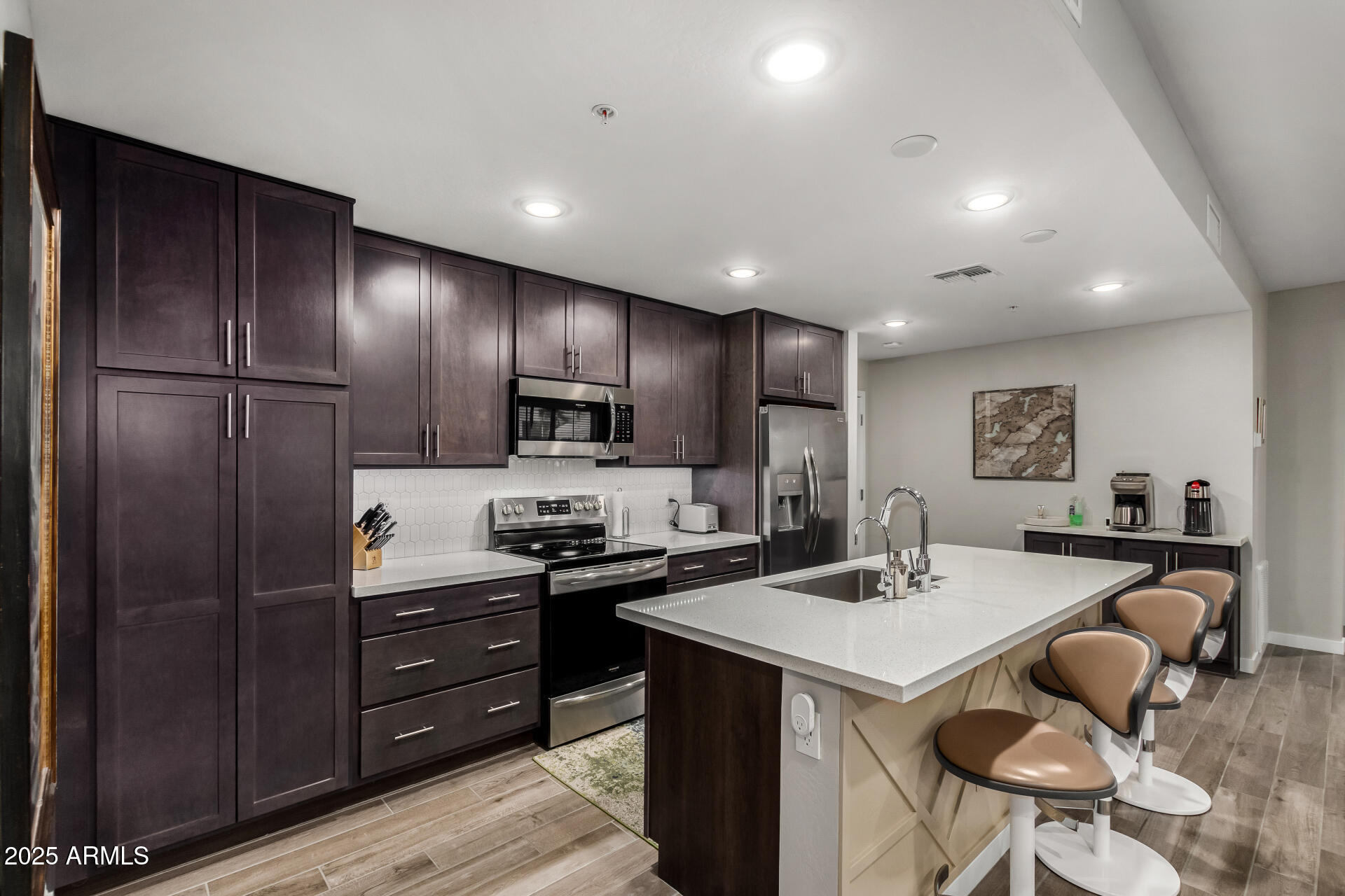 155 N LAKEVIEW Boulevard, 132
