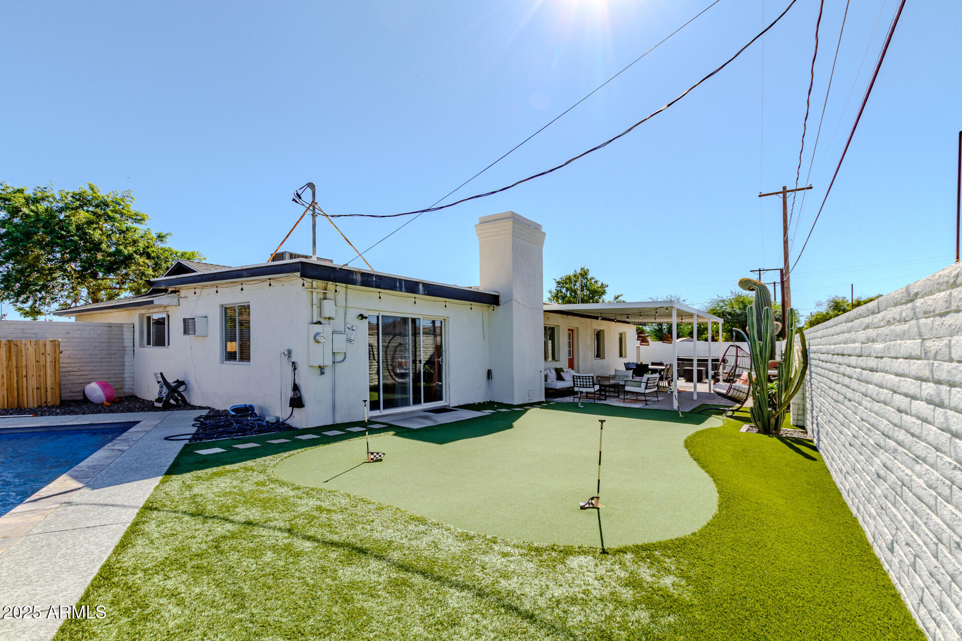 7520 E BEATRICE Street