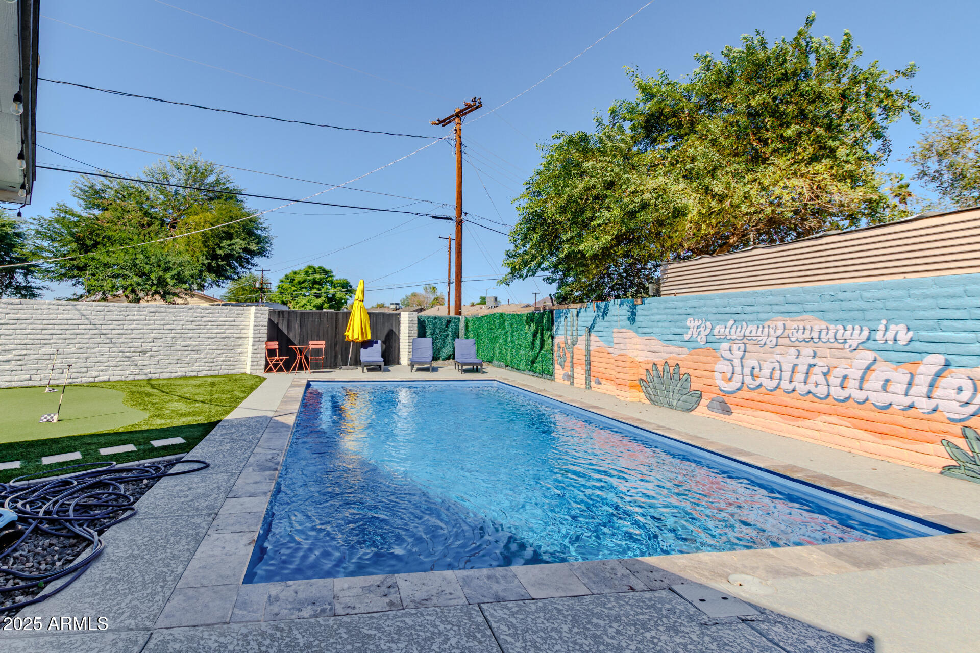 7520 E BEATRICE Street