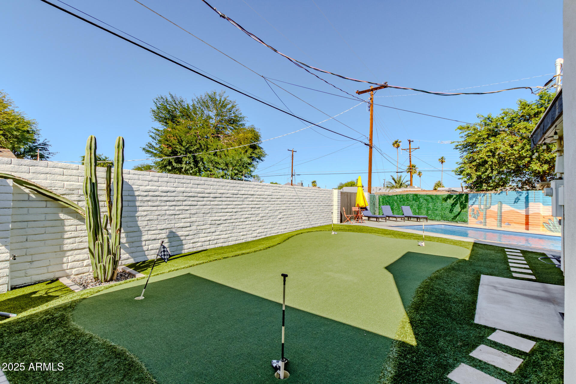 7520 E BEATRICE Street