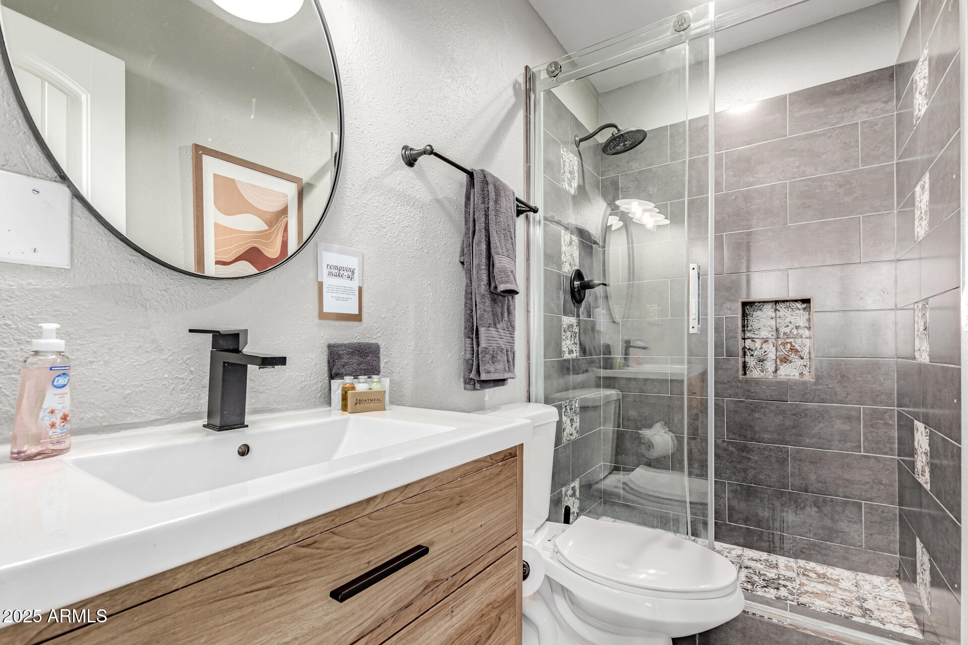 7520 E BEATRICE Street