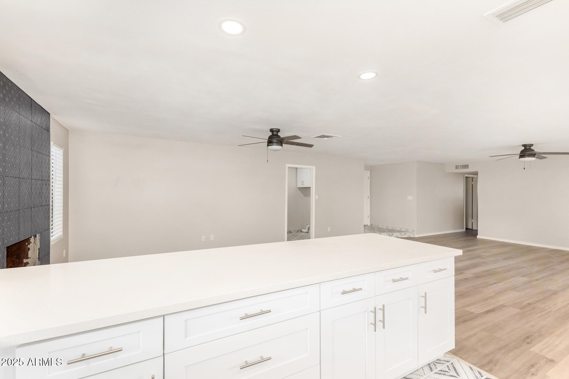 2207 W PORTOBELLO Avenue