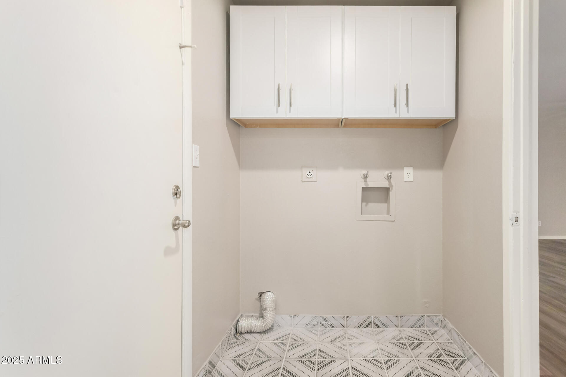 2207 W PORTOBELLO Avenue