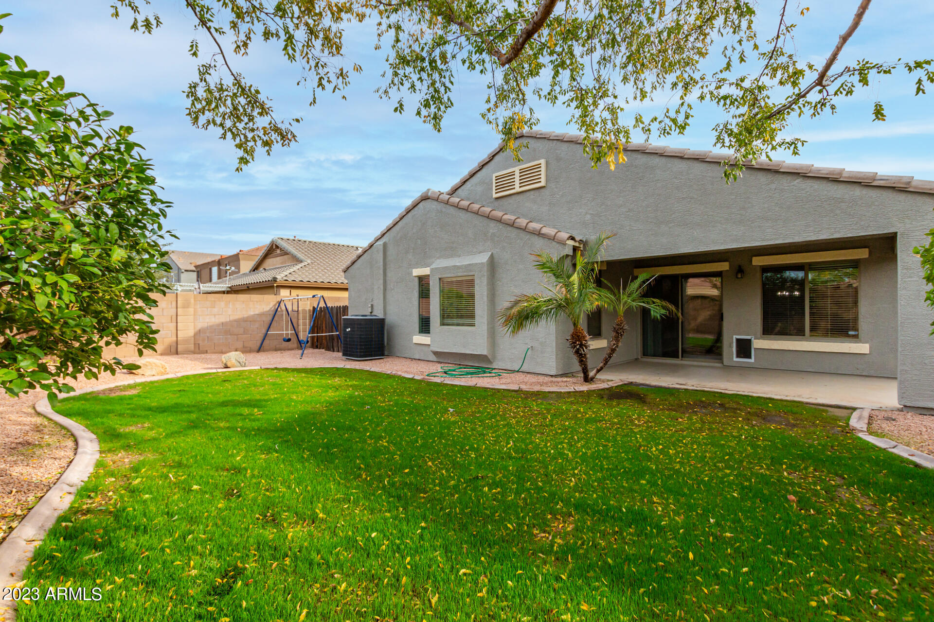 724 E DRY CREEK Road