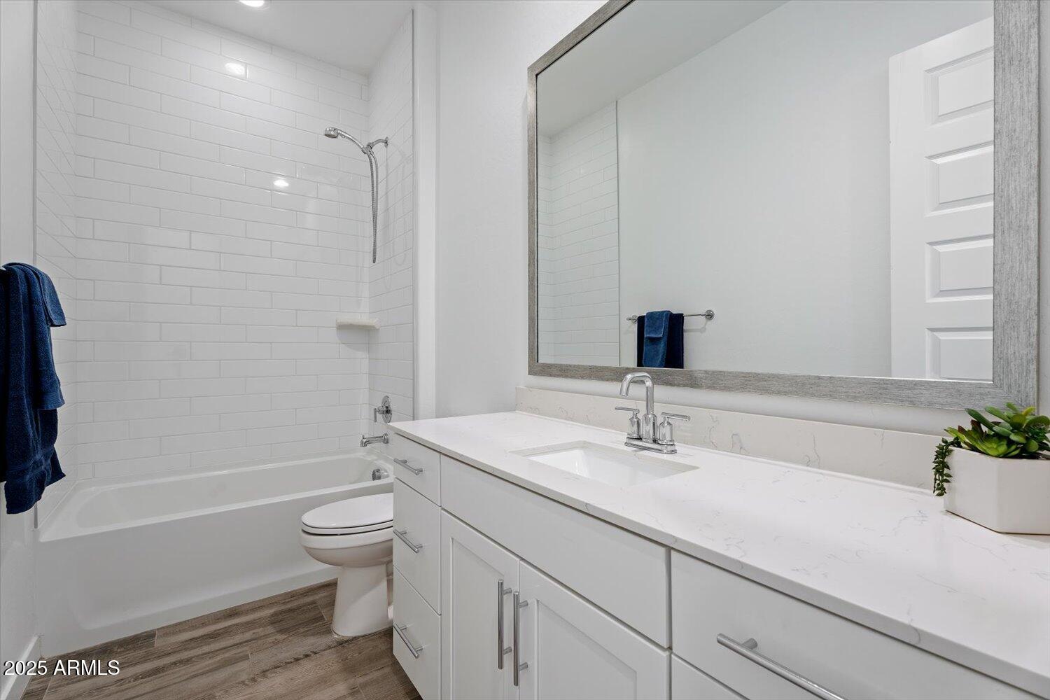 214 E TAURUS Place