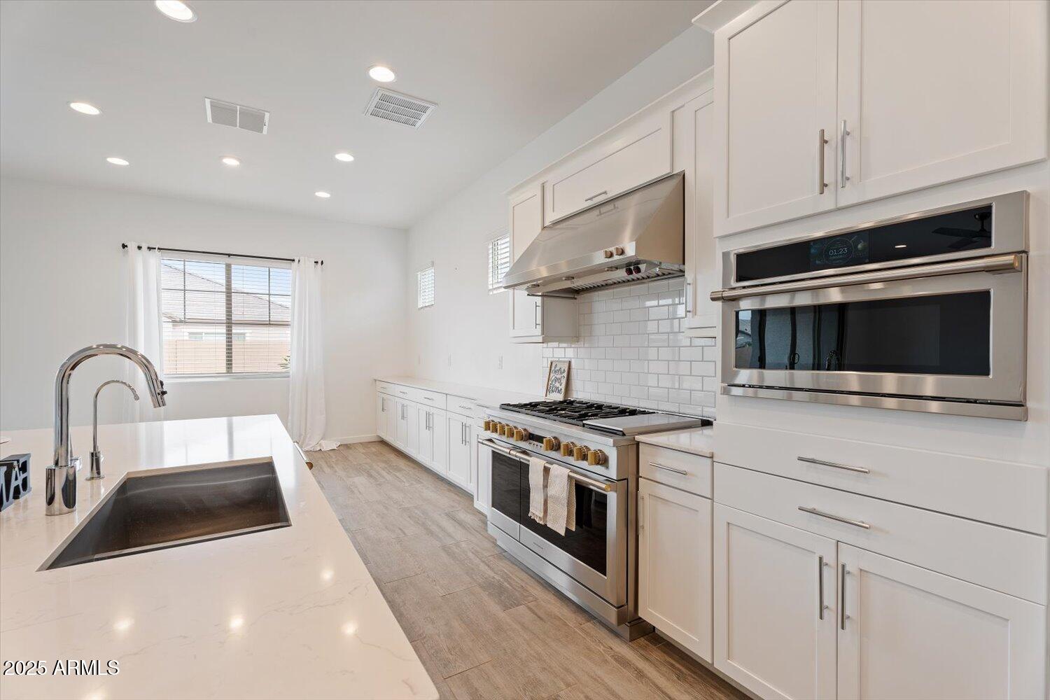 214 E TAURUS Place