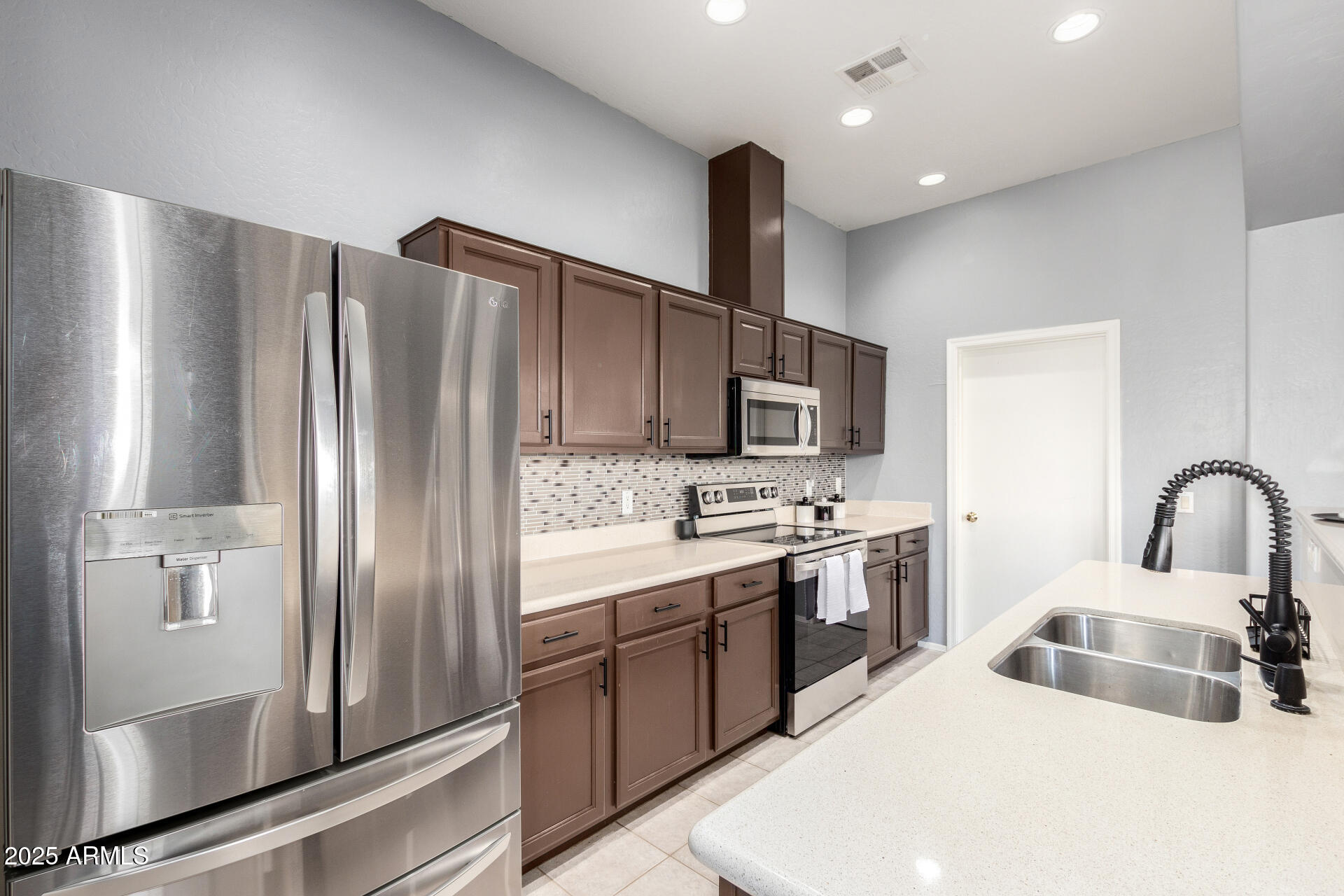 1225 N 36TH Street, 2081