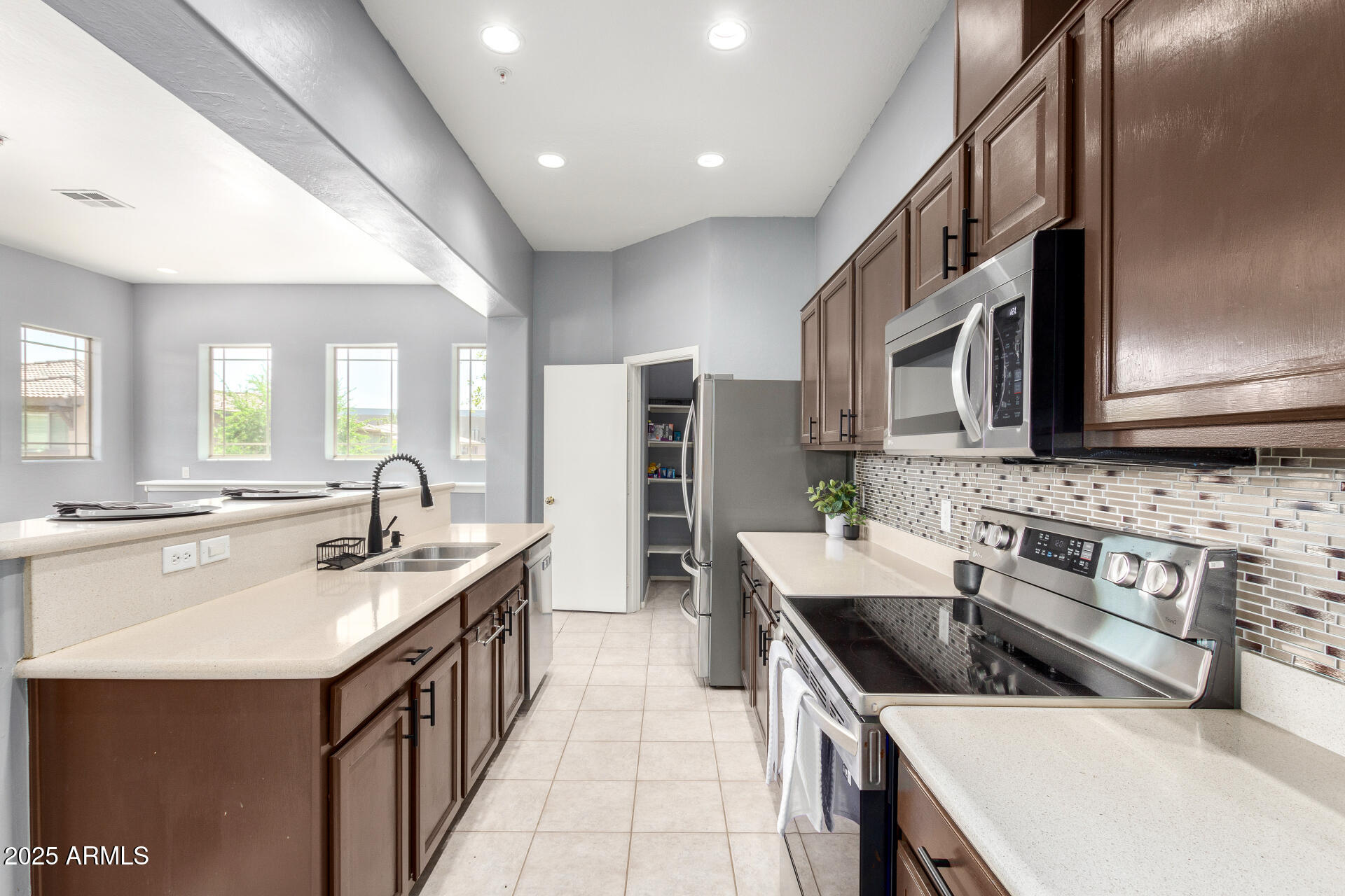 1225 N 36TH Street, 2081