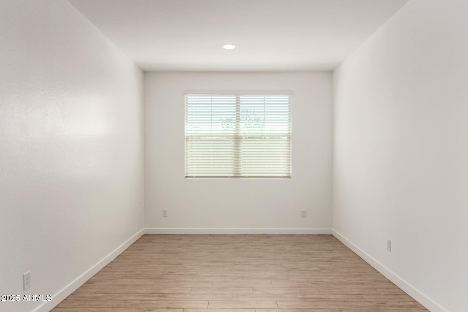 130 E ELMWOOD Place