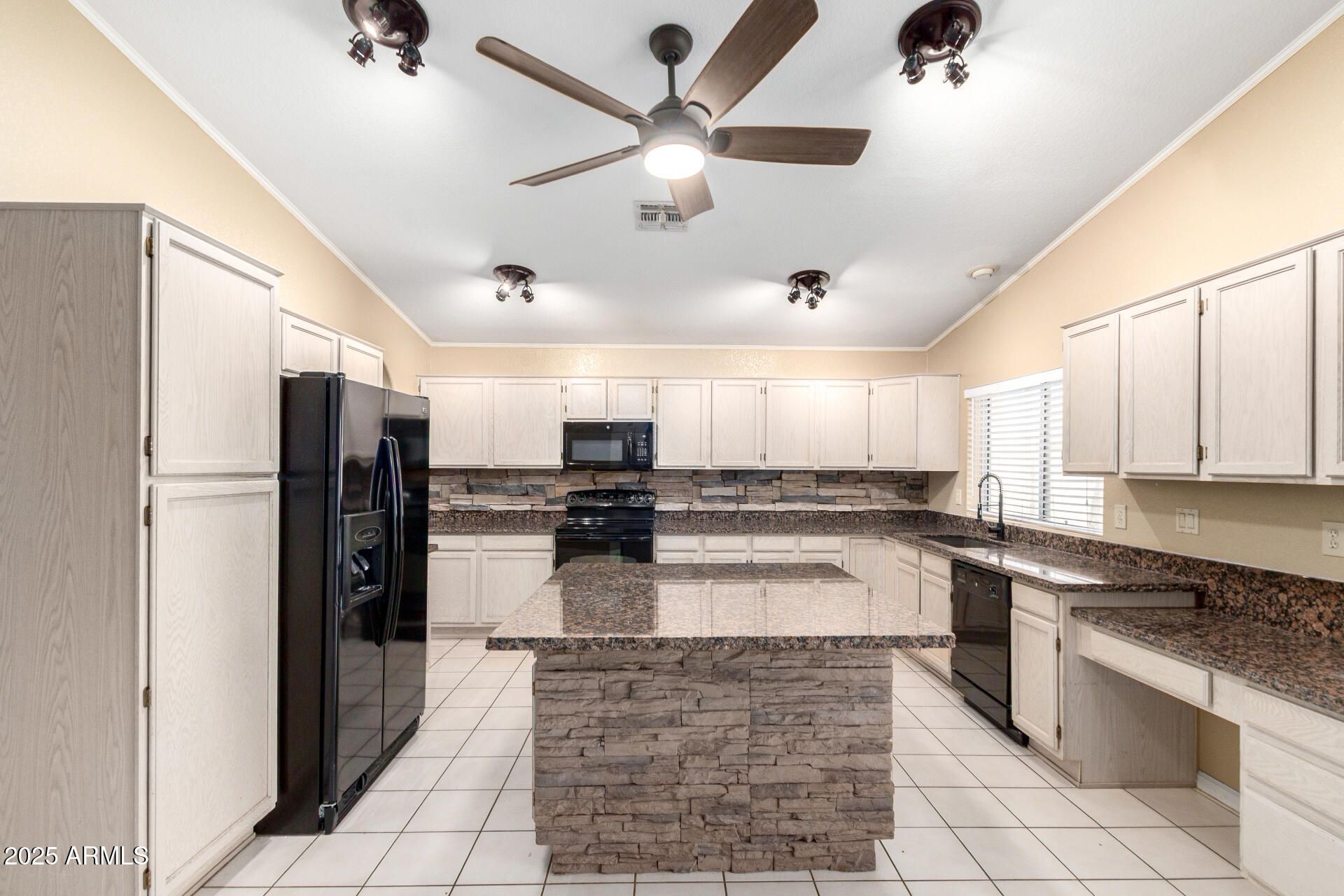 8733 W WETHERSFIELD Road, Peoria