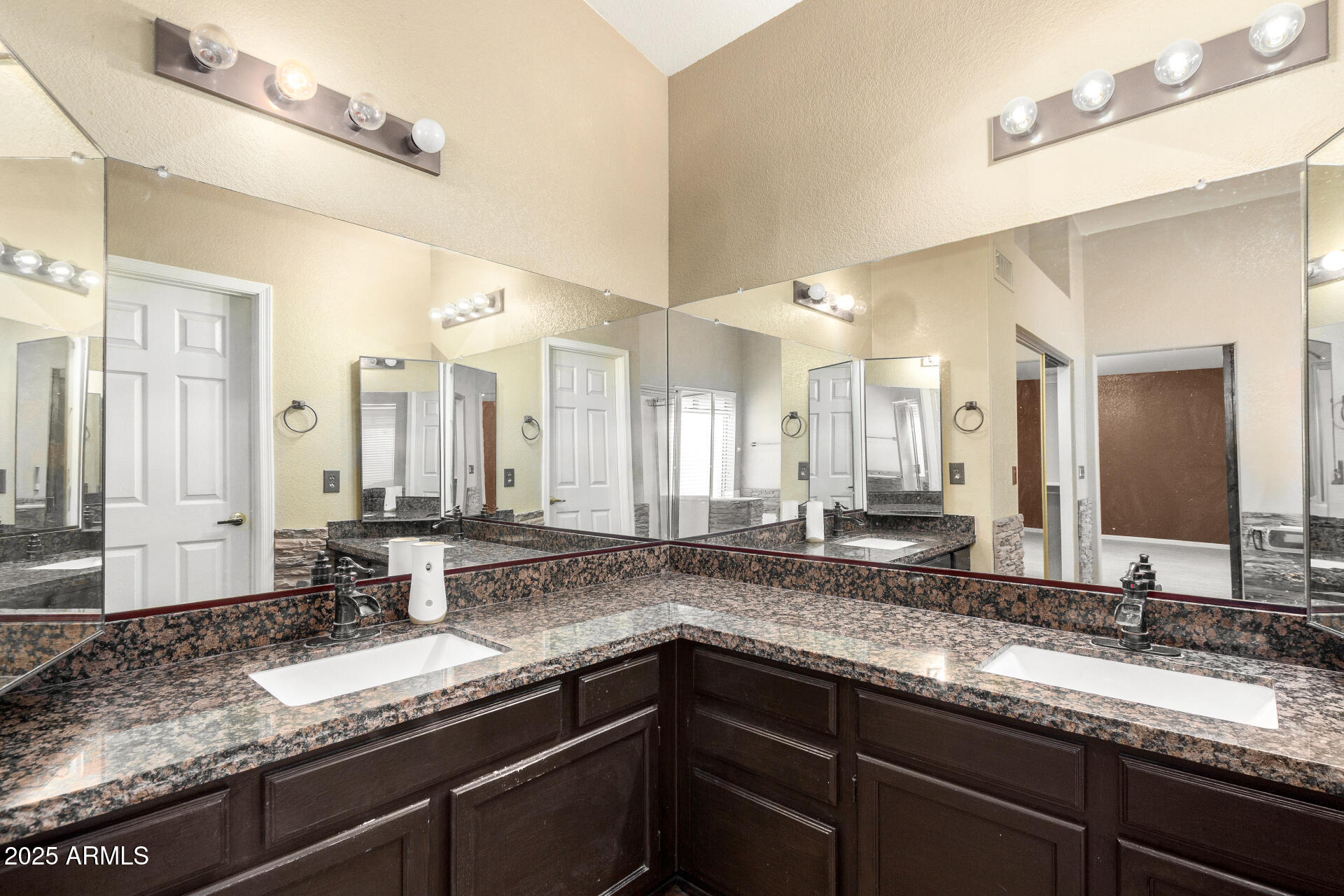 8733 W WETHERSFIELD Road, Peoria