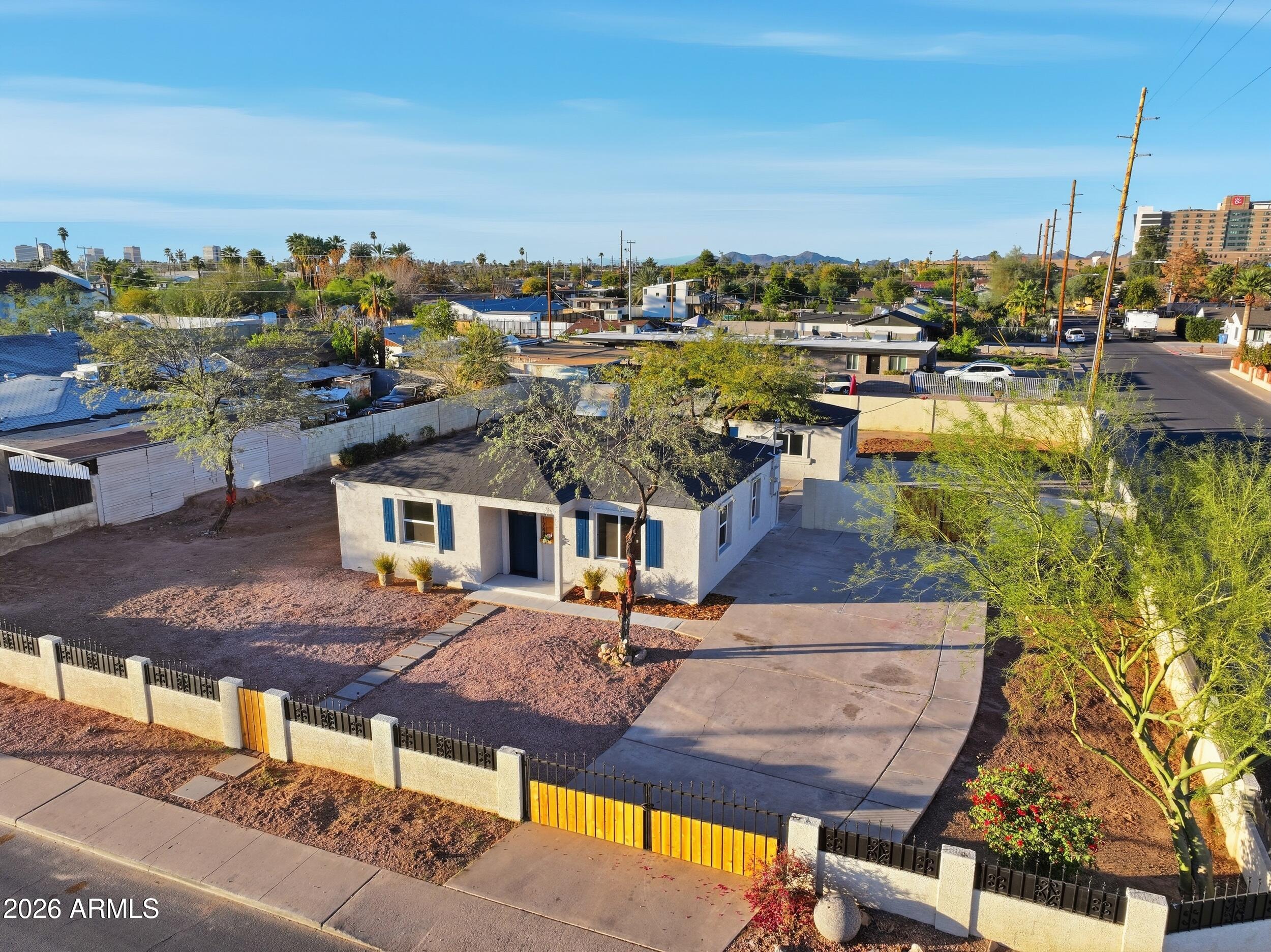 1748 E MONTE VISTA Road
