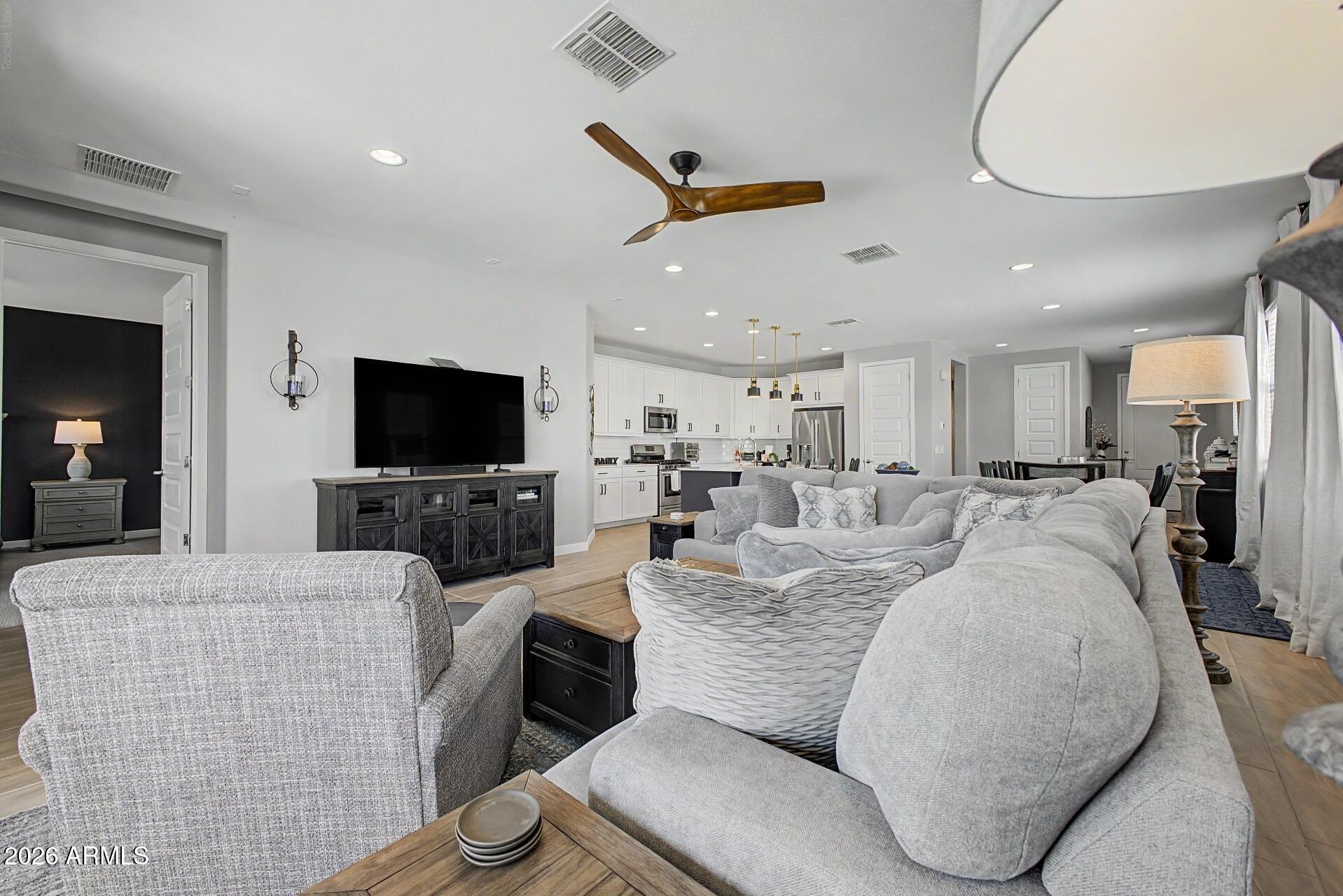 121 E VIRGO Place